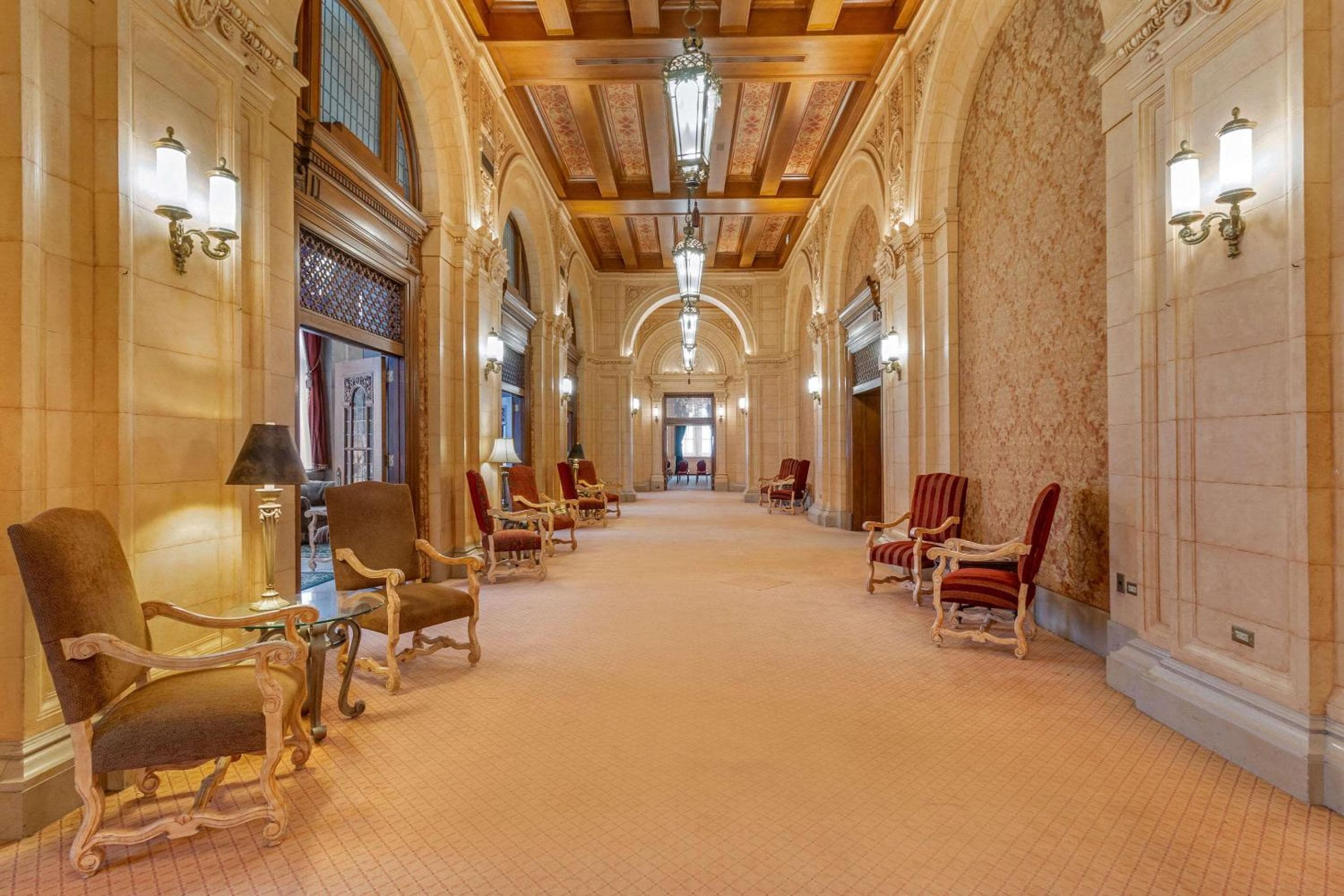 The Fort Garry Hotel, Spa and Conference Centre, an Ascend Collection Hotel