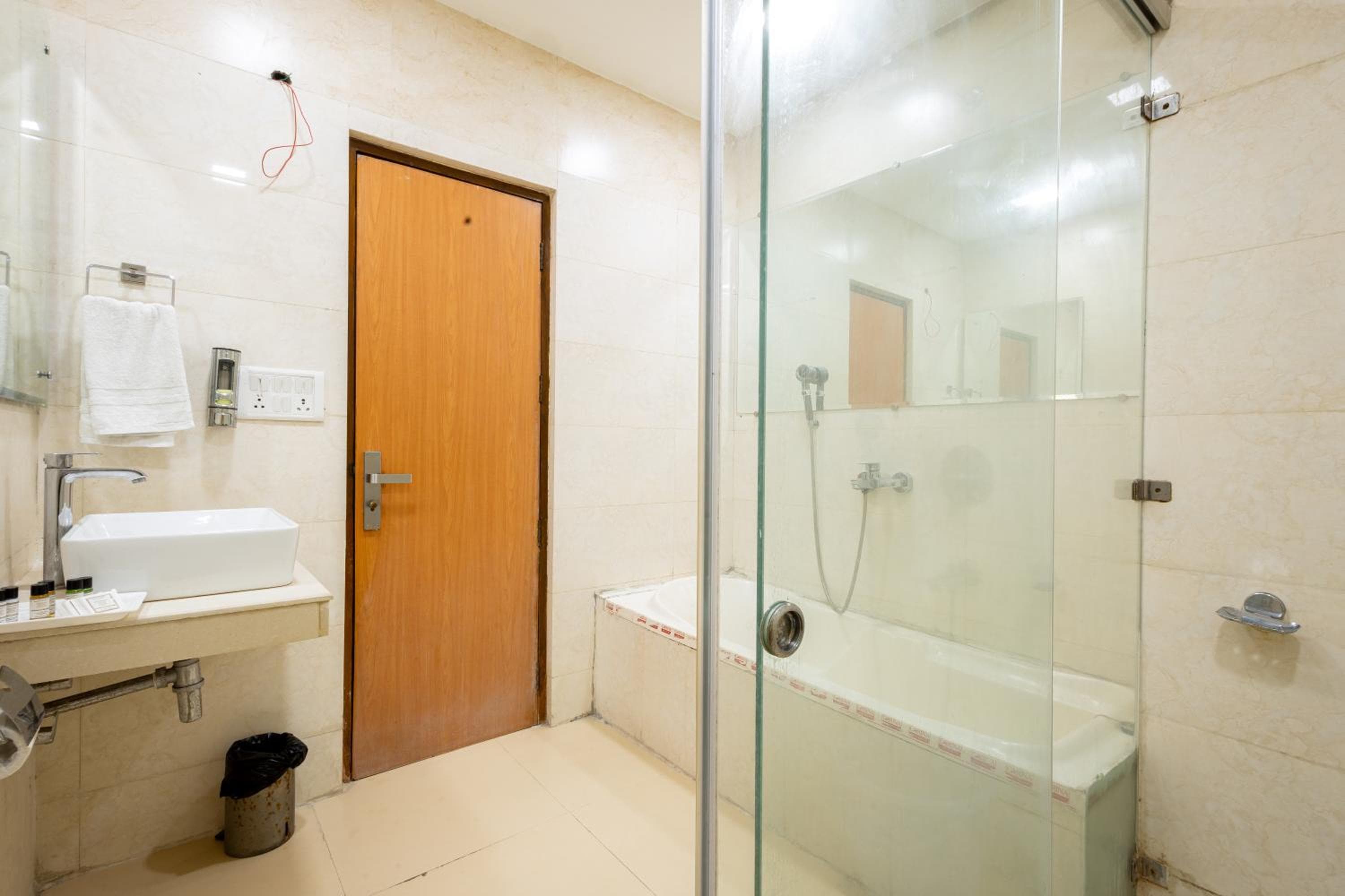 Hotel Panickers Residency - Near Ganga Ram & BLK Hospital - Karol Bagh