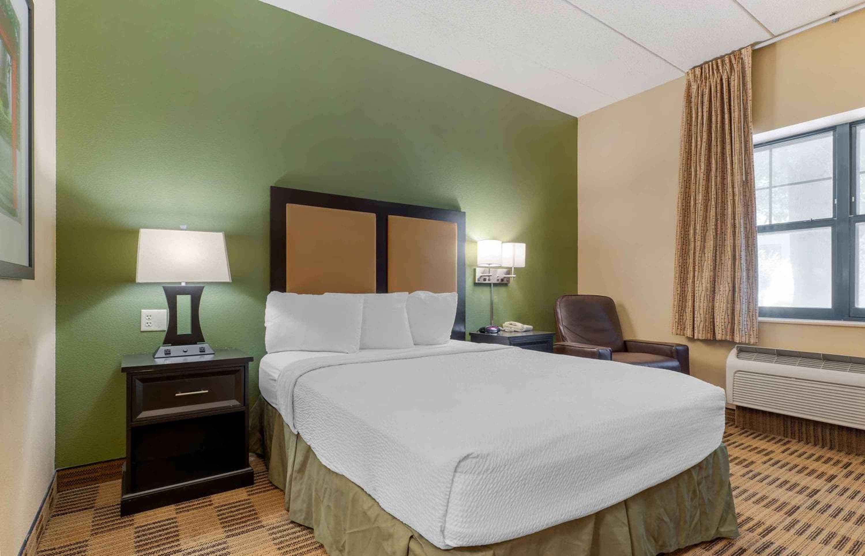 Extended Stay America Suites - Chicago - Skokie