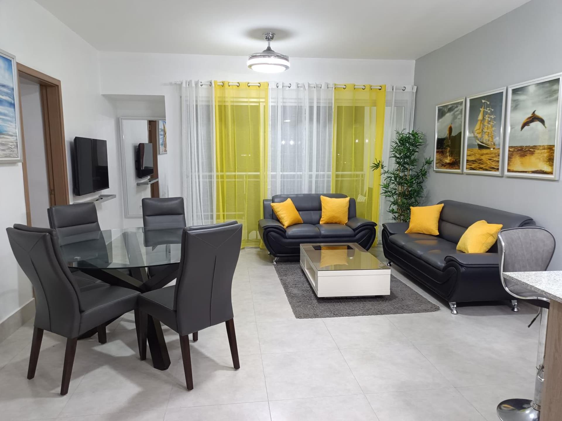 Boca del Mar III, apartamento 706A