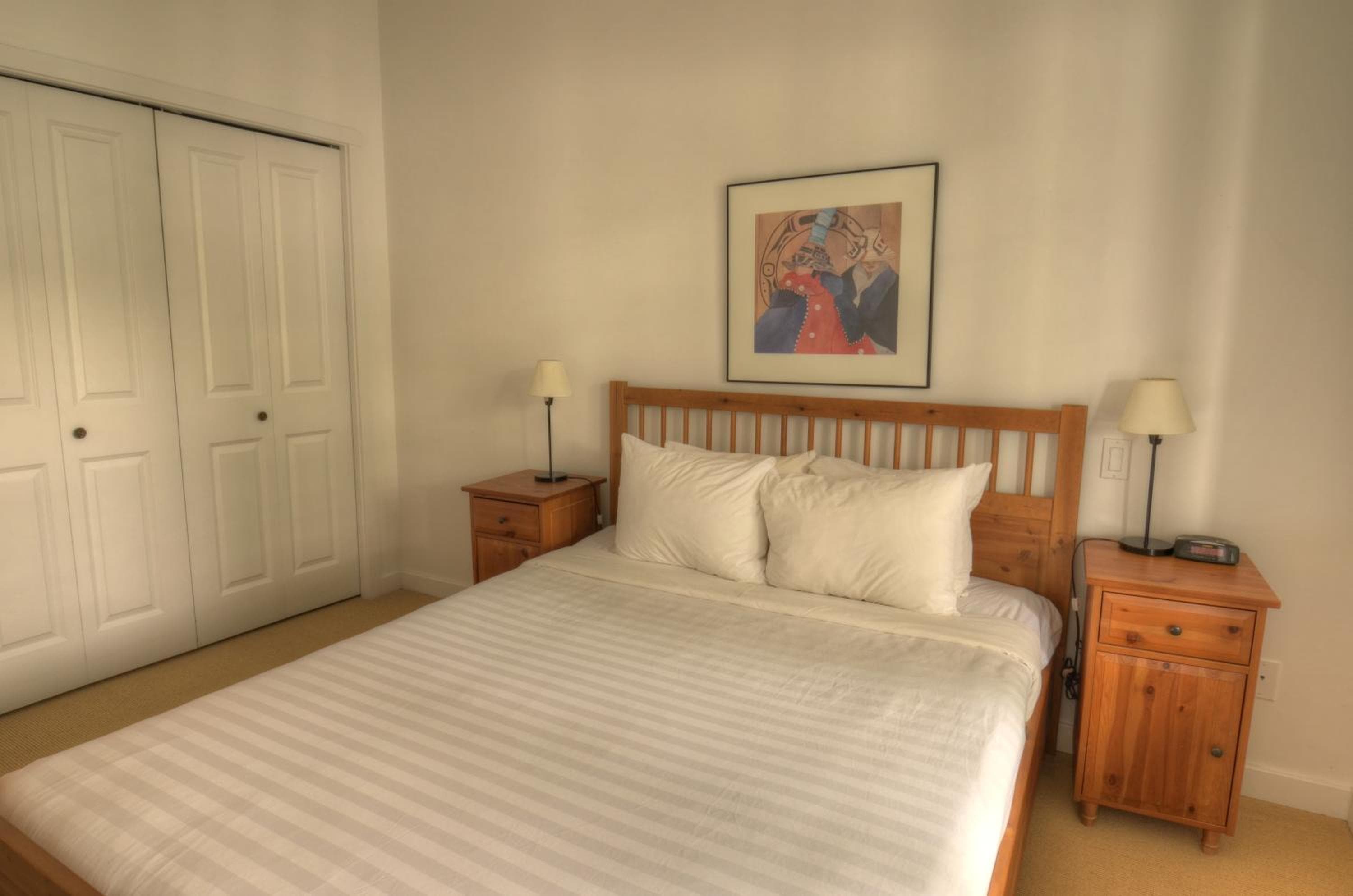 Waters Edge Shoreside Suites