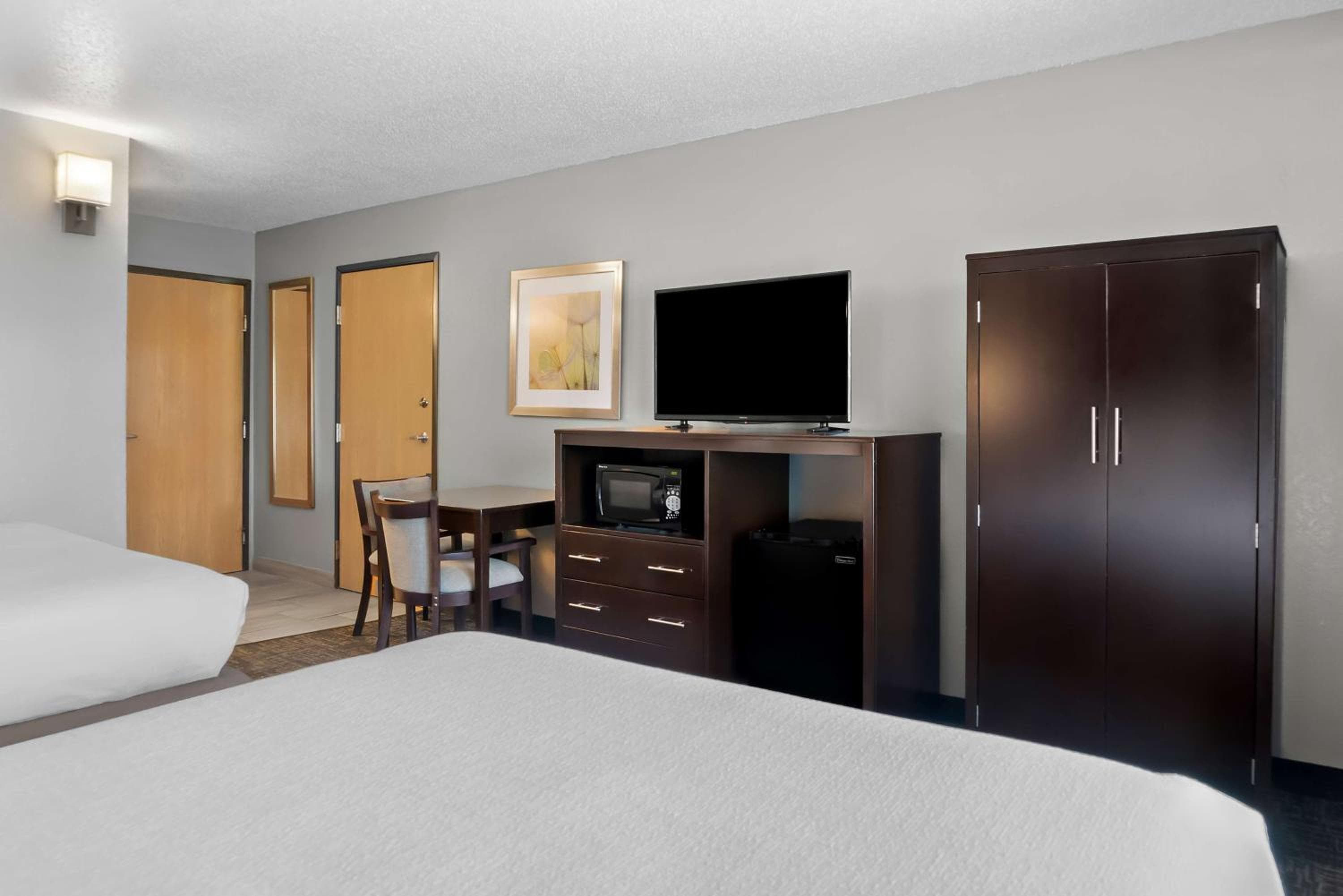 Best Western Plus Flint Airport Inn & Suites