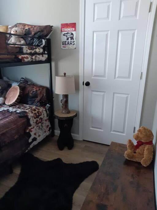 The Bears Den at the Lake
