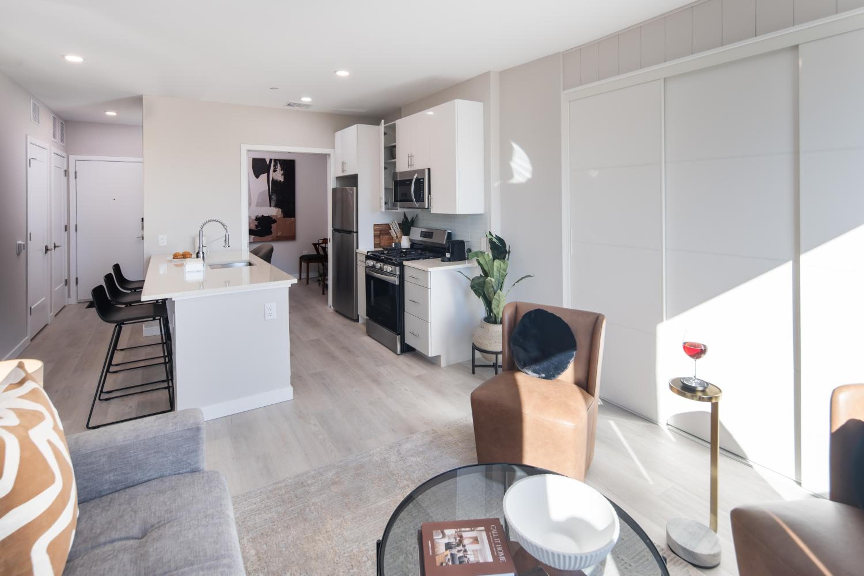 Luxury Furnished Apartments by Hyatus Downtown at Yale