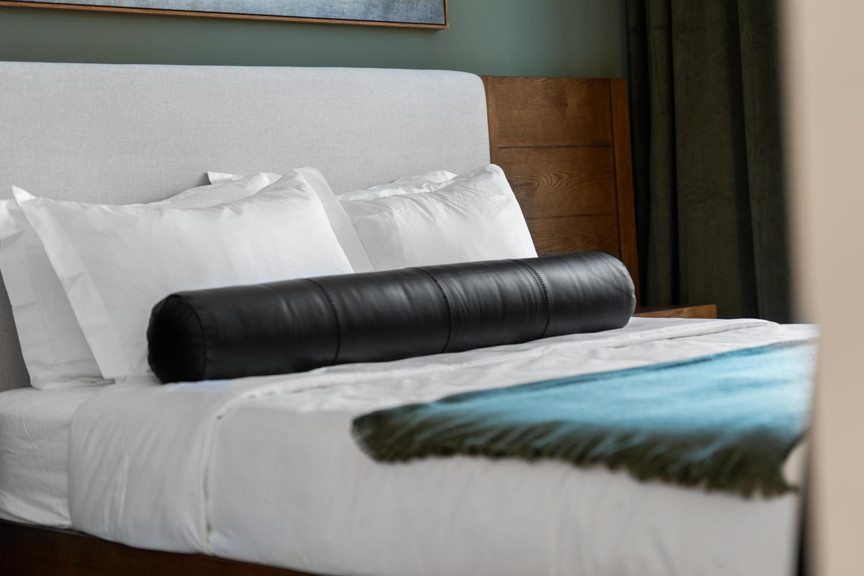 Luxury Furnished Apartments by Hyatus Downtown at Yale