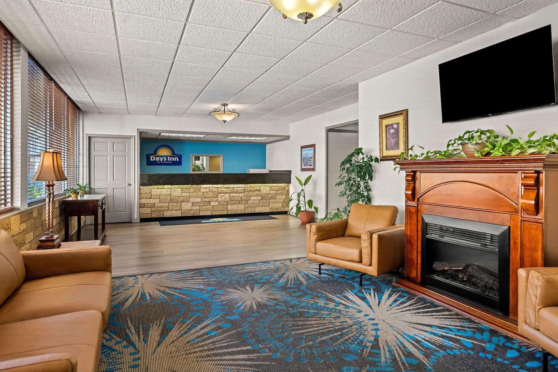 Days Inn by Wyndham Dubuque