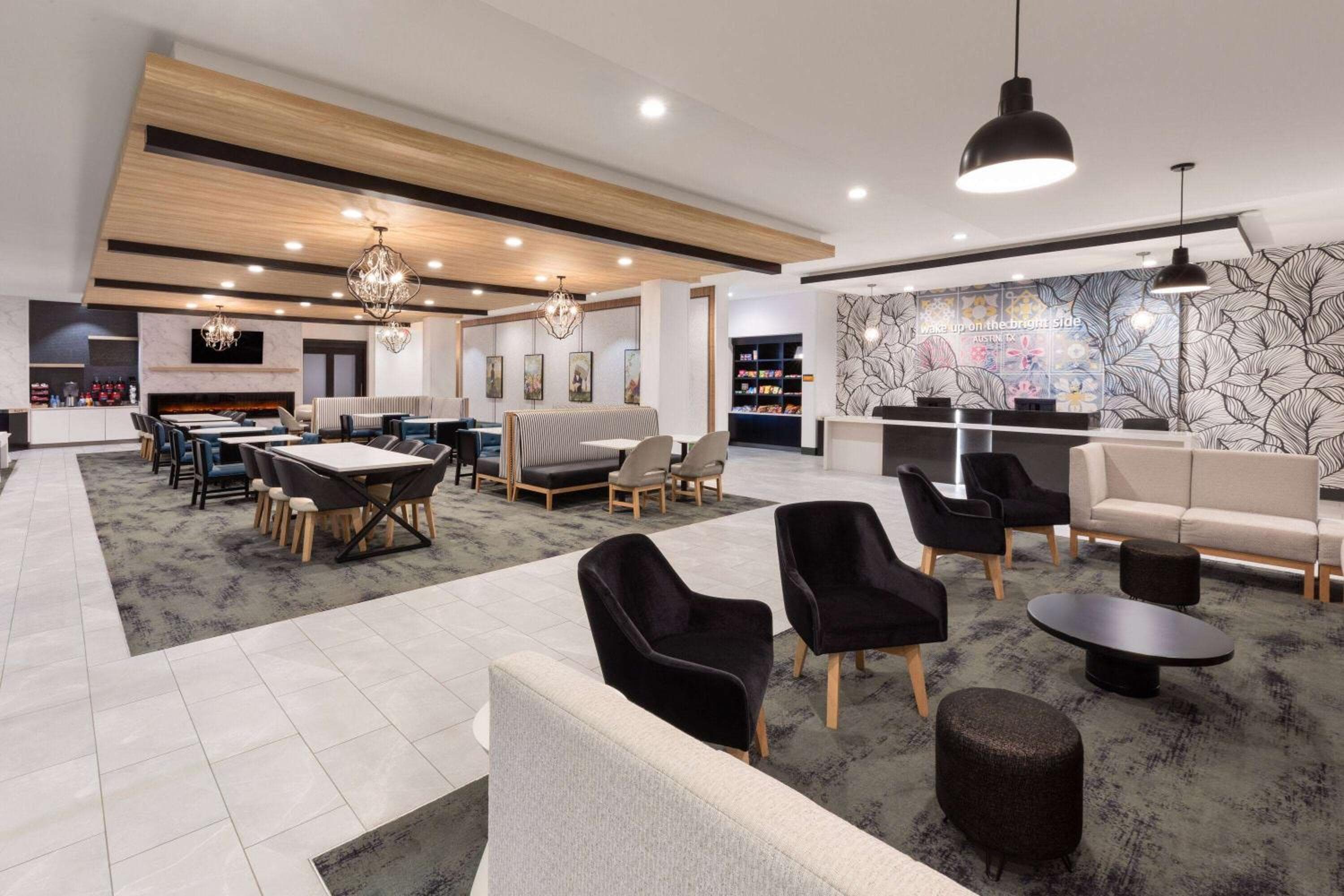 La Quinta Inn & Suites by Wyndham Austin Parmer Tech Ridge