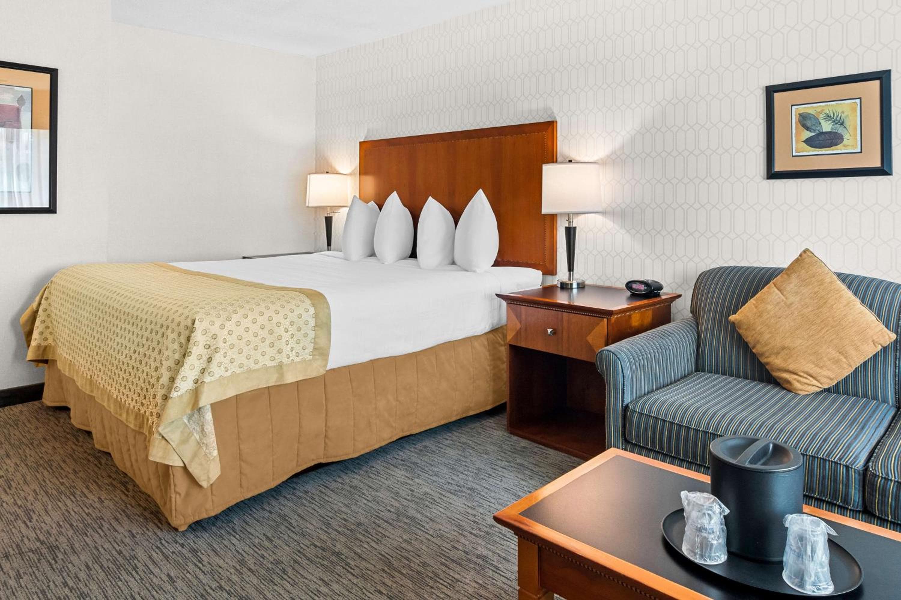 Best Western PLUS Langley Inn