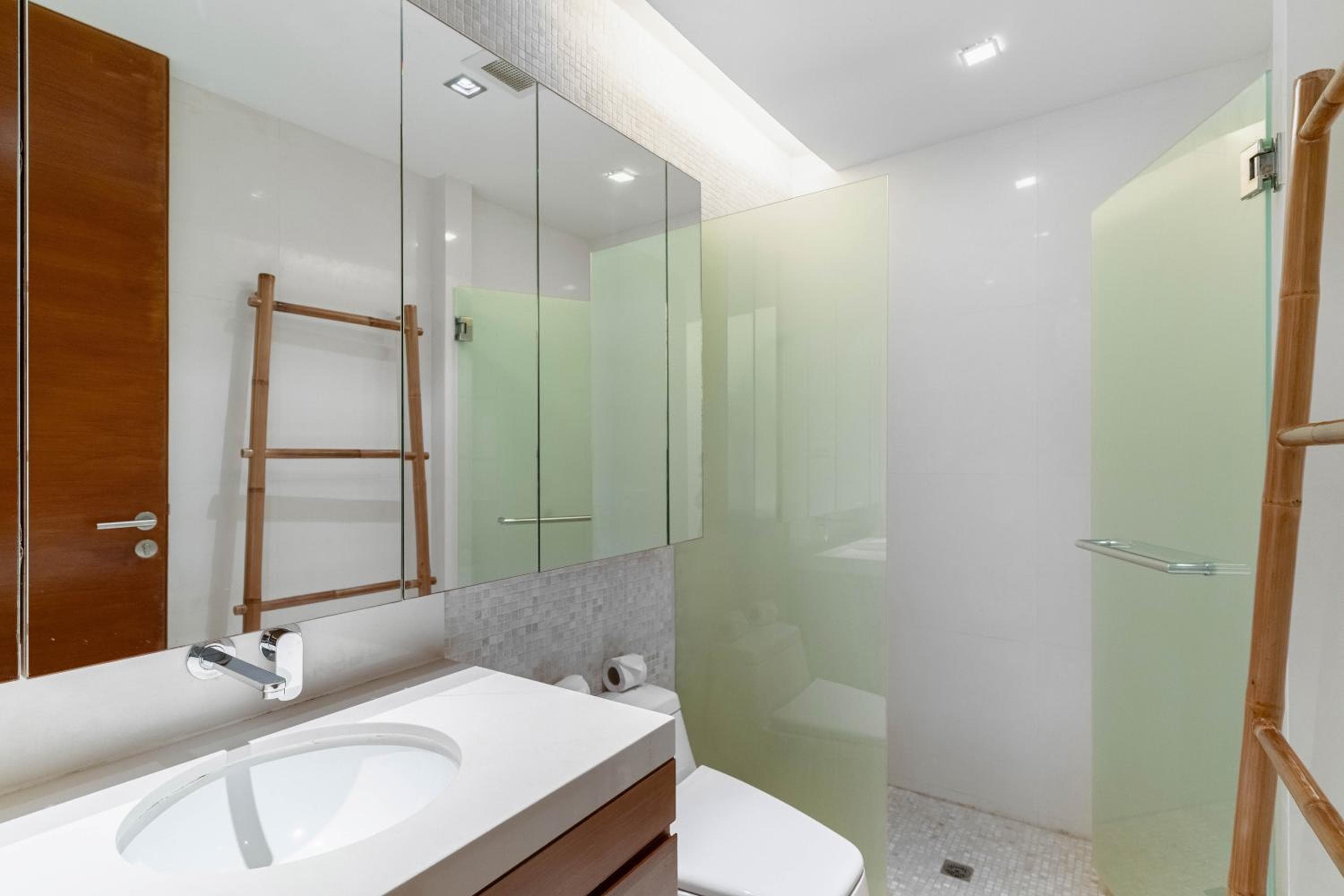 Beachfront luxury 2 bdr apartment