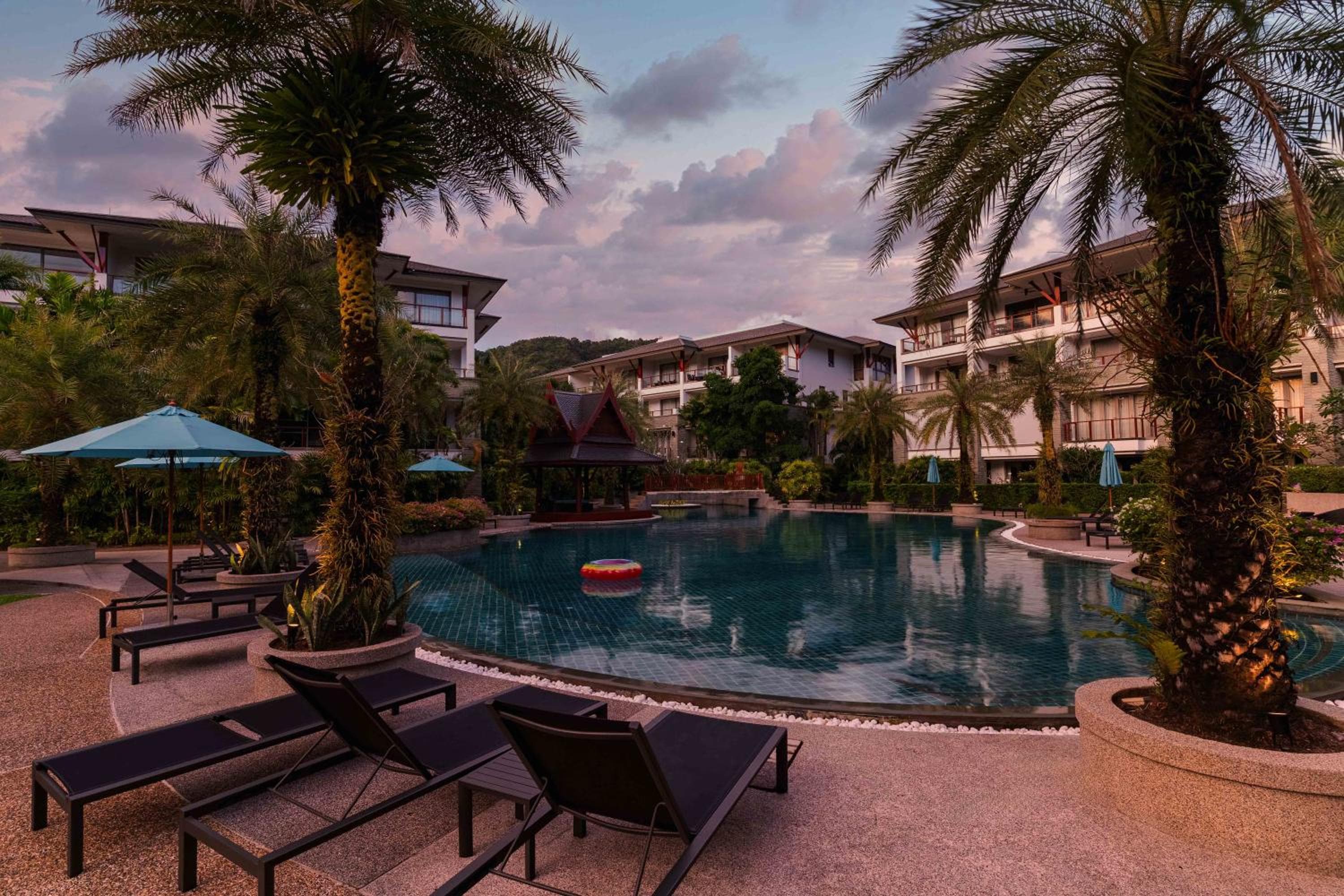 Beachfront luxury 2 bdr apartment