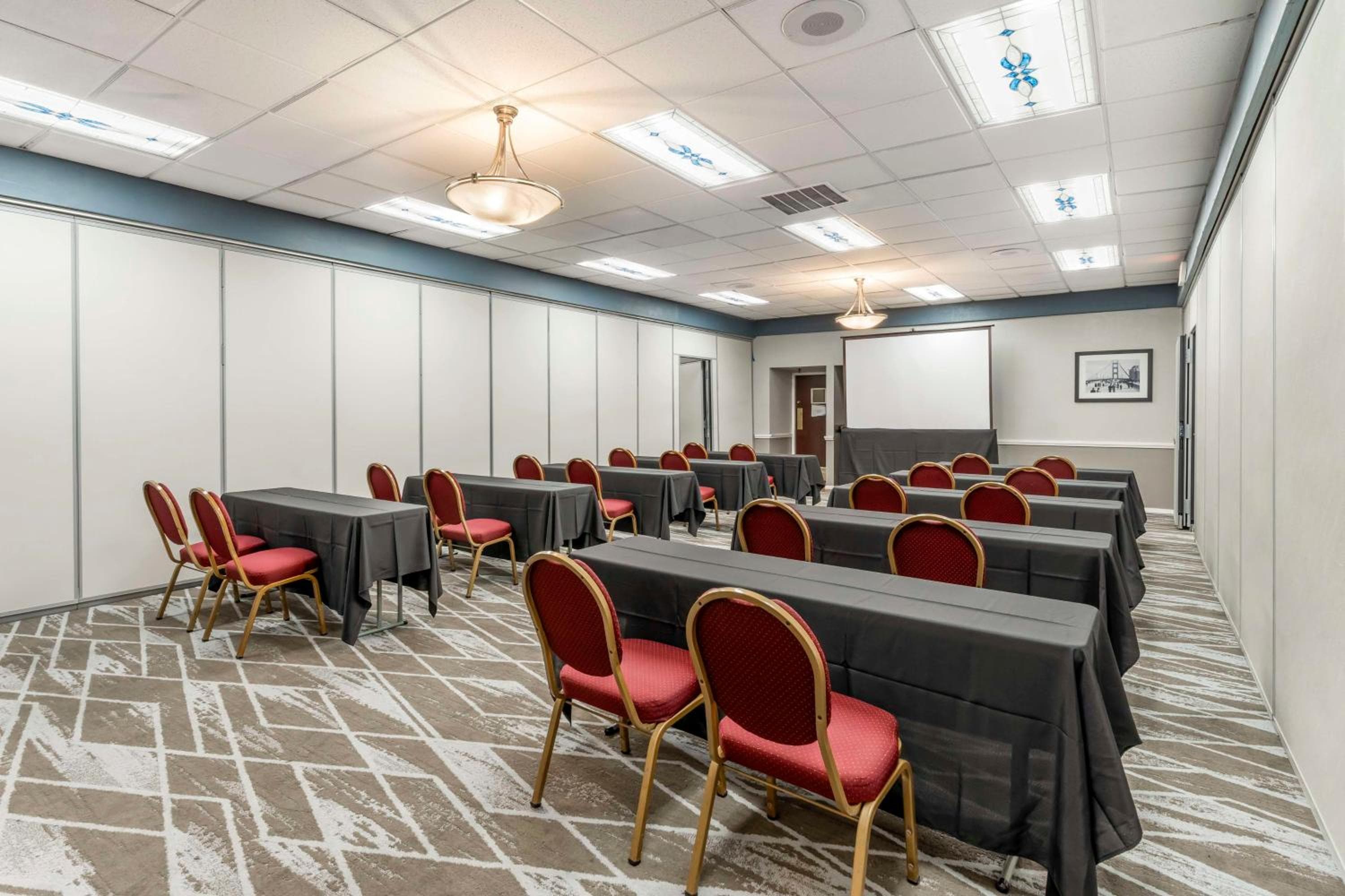 Best Western Plus Grosvenor Airport Hotel