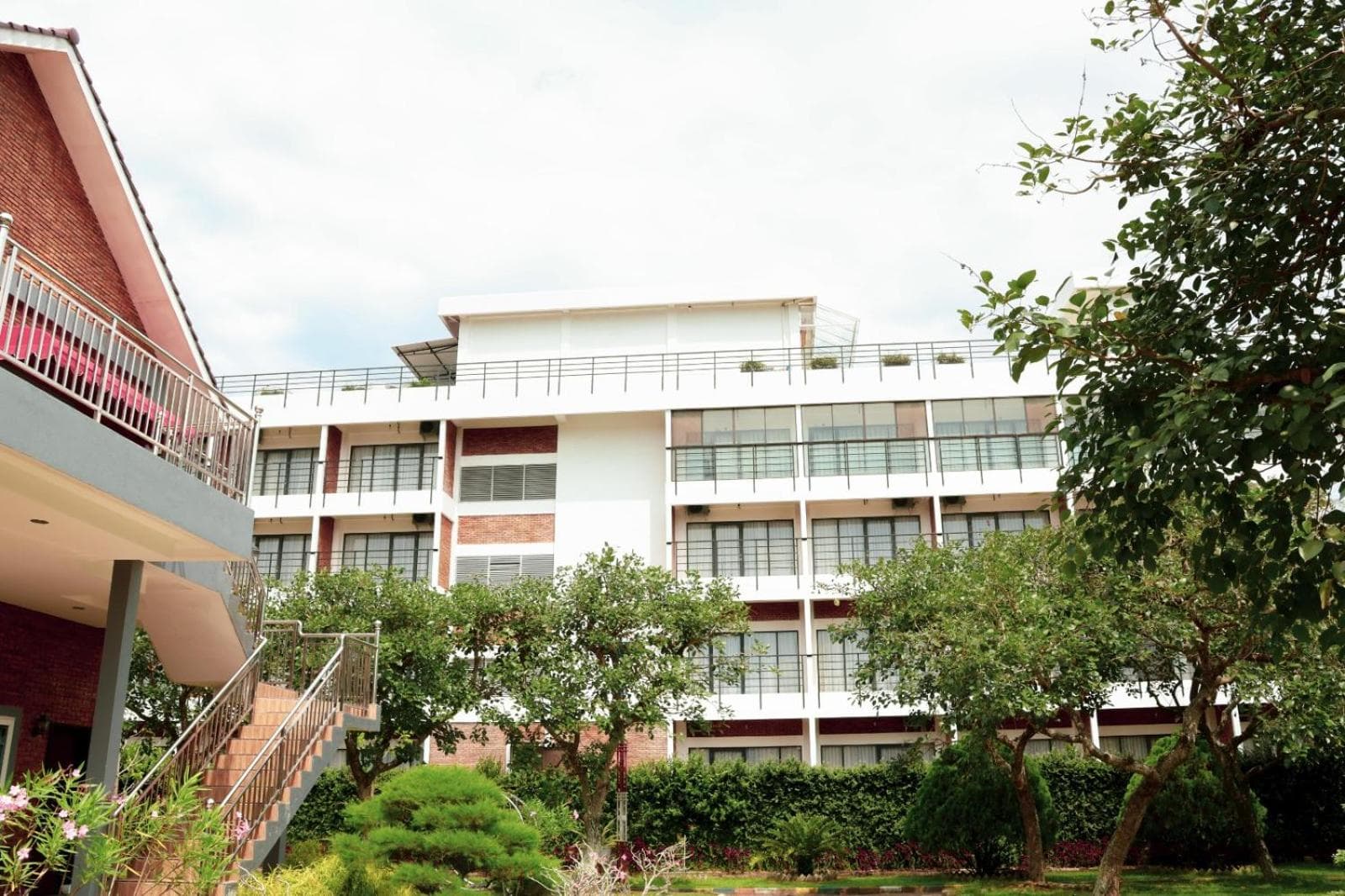 Thong's Inn Hotel Kualanamu