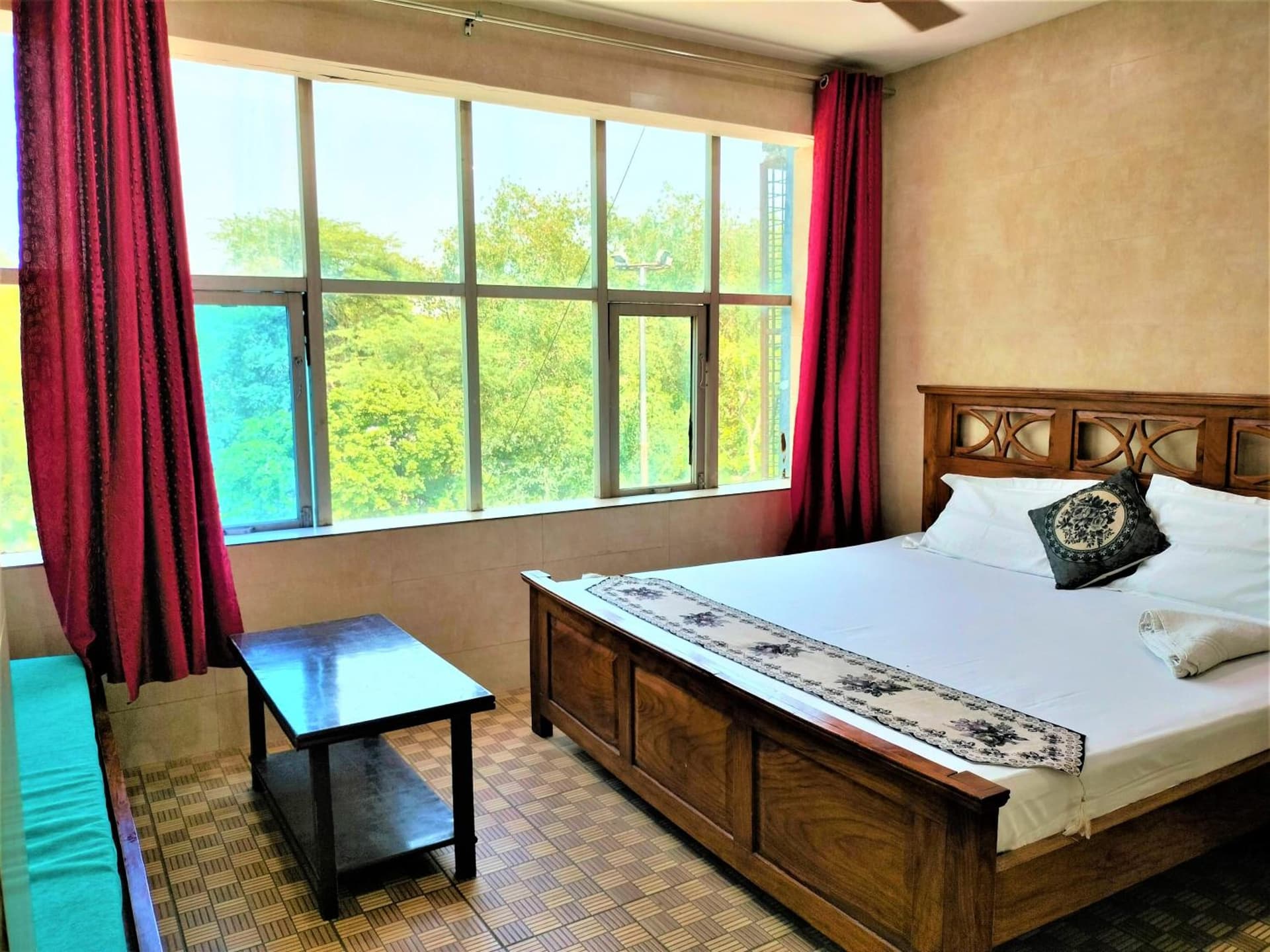 Shamim Residency ---Near Nizamuddin Aulia Dargah