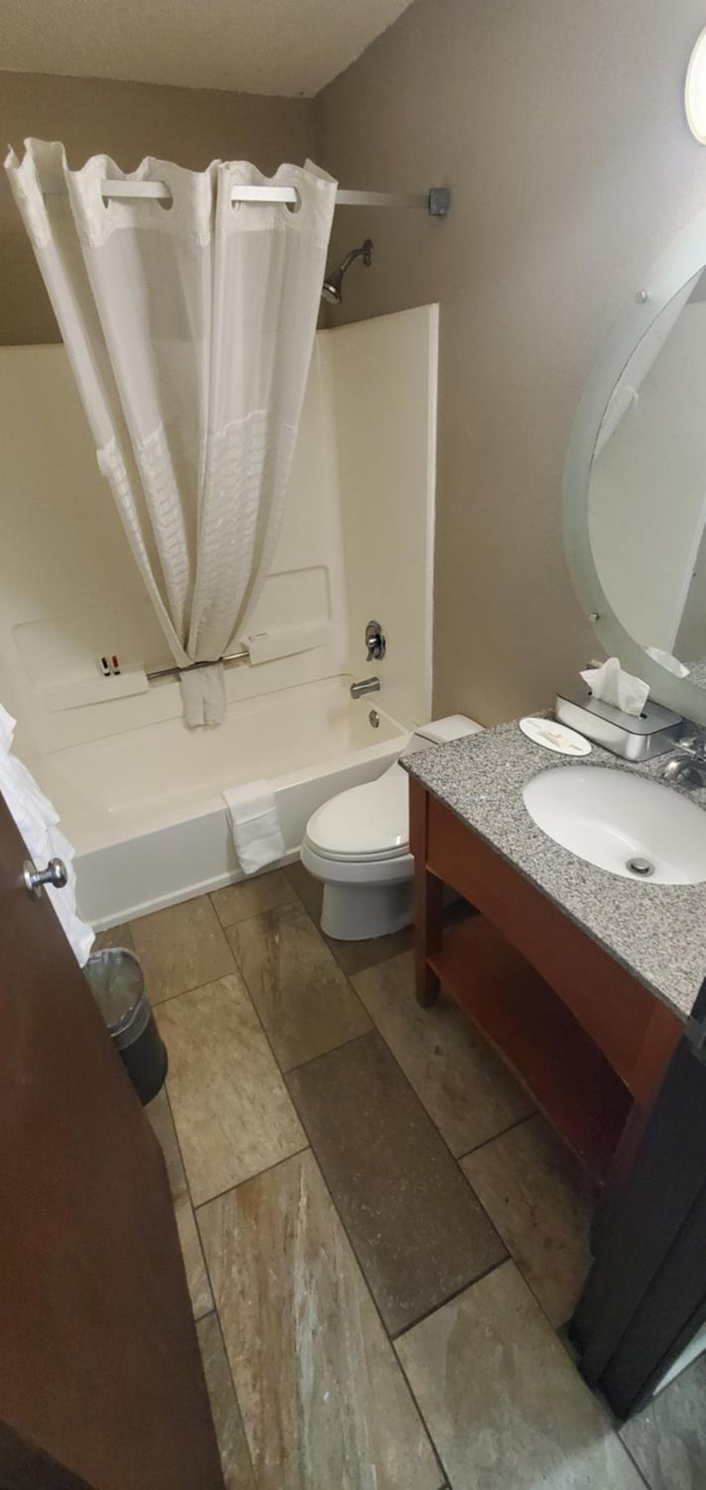 Super 8 by Wyndham Sterling Heights/Detroit Area