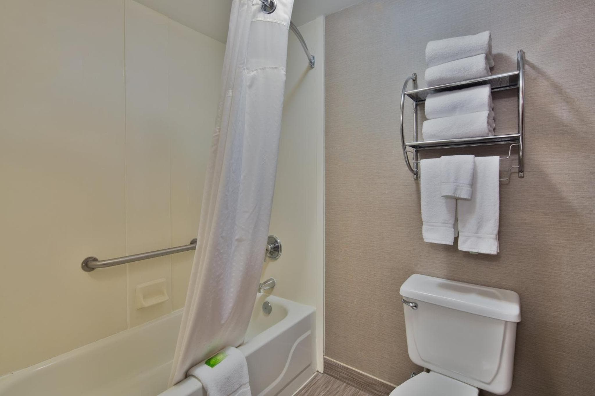 Holiday Inn Express Harrisburg I-81 - Hershey By IHG