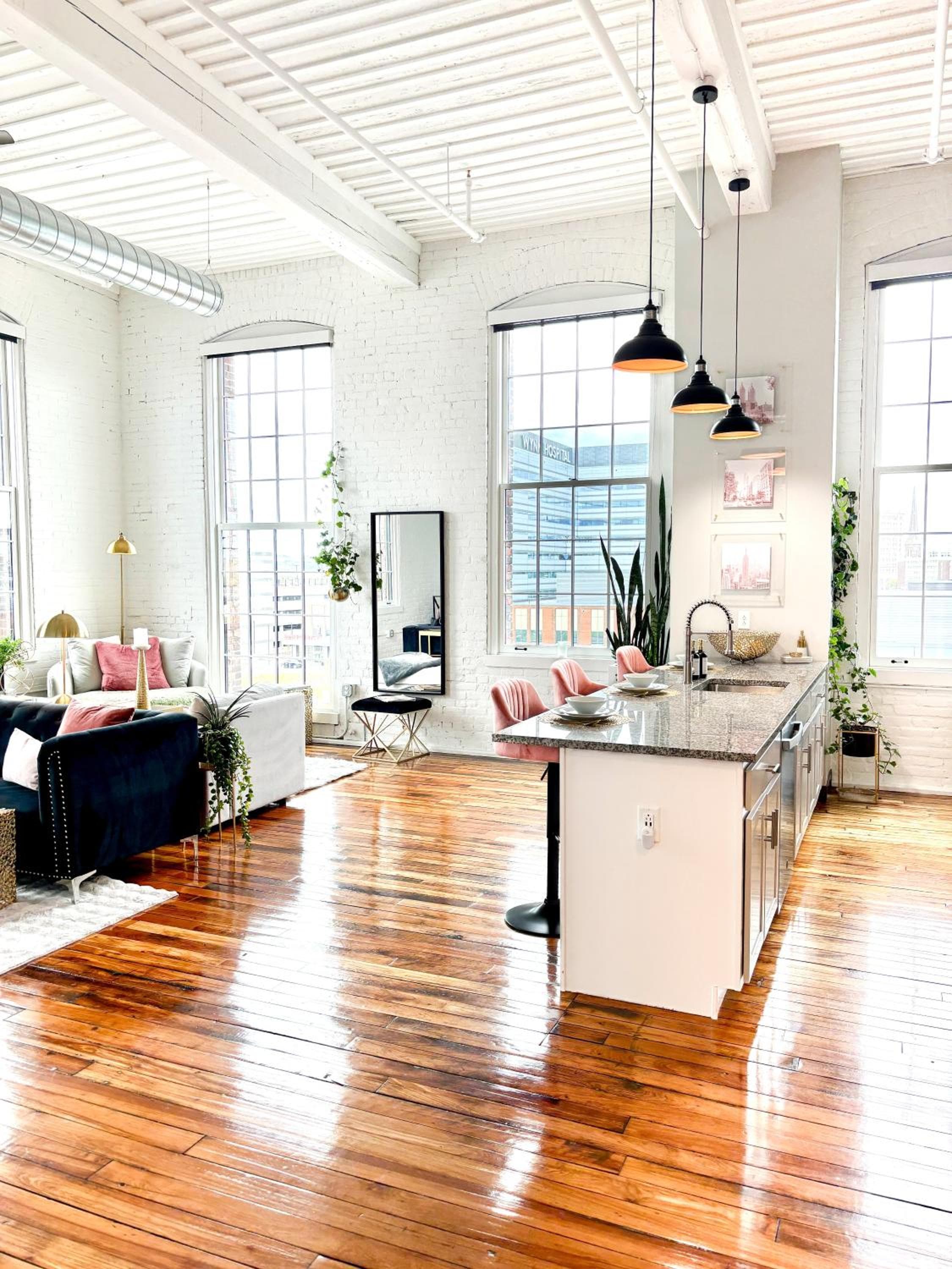 2br 2br Le Chateau 505 Lux penthouse in a Historic Building