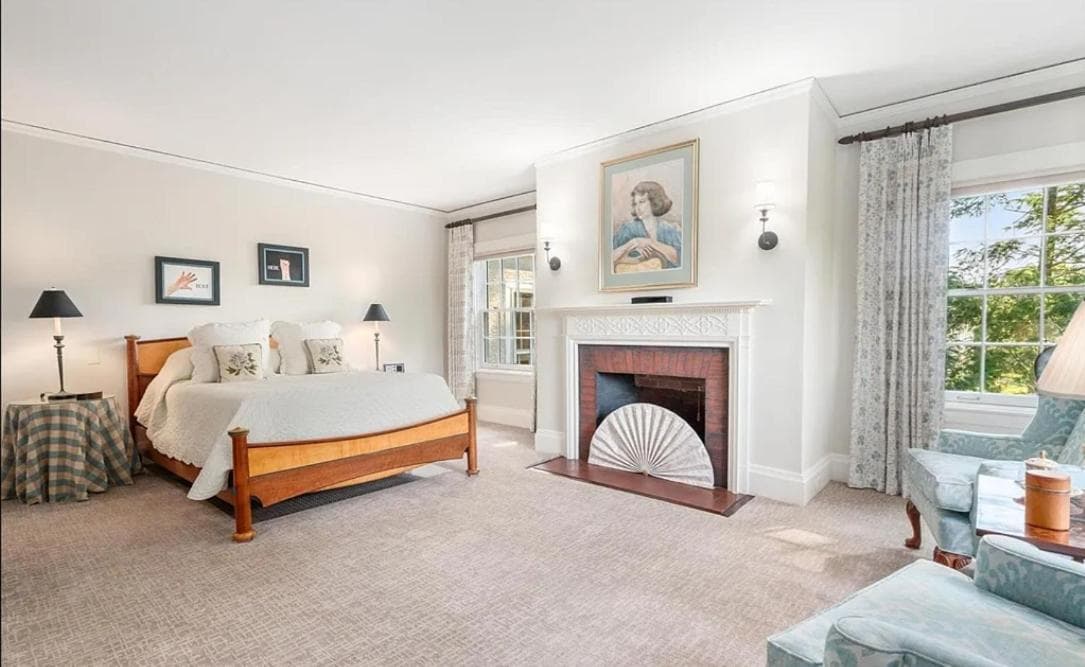 Executive Boston Estate Pool Mid Term Stays