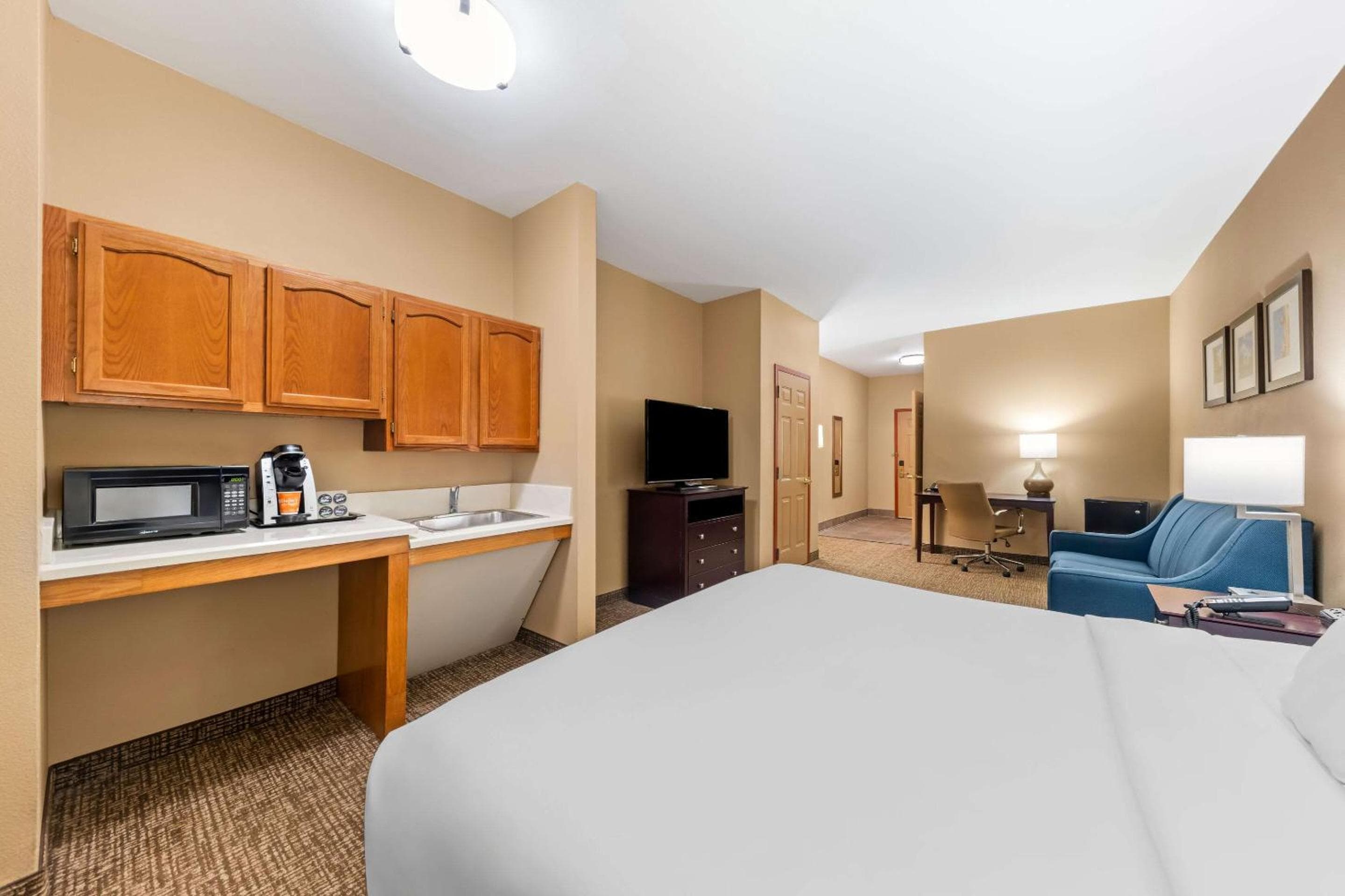 Roanoke Suites