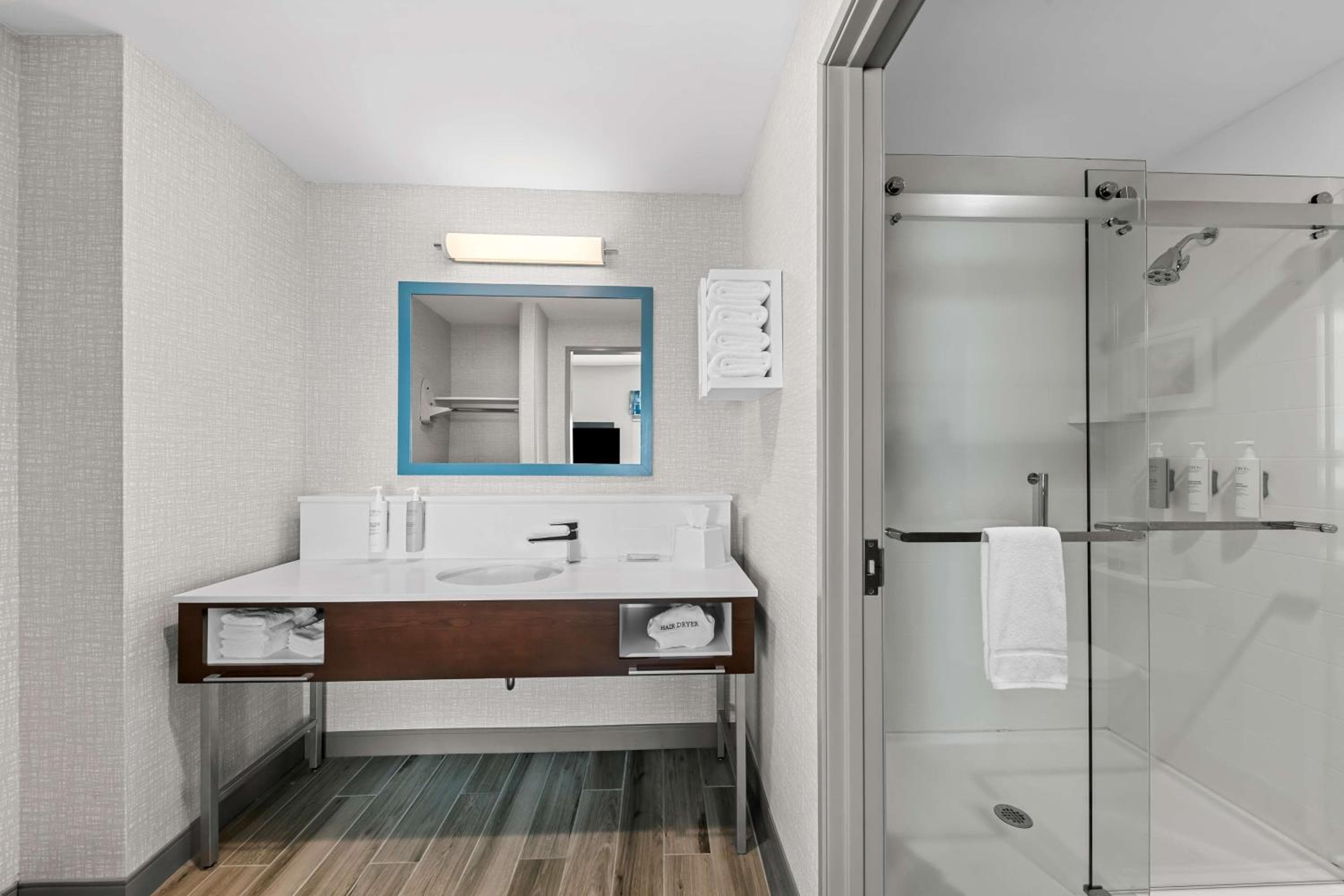 Hampton Inn & Suites Dallas - Farmers Branch