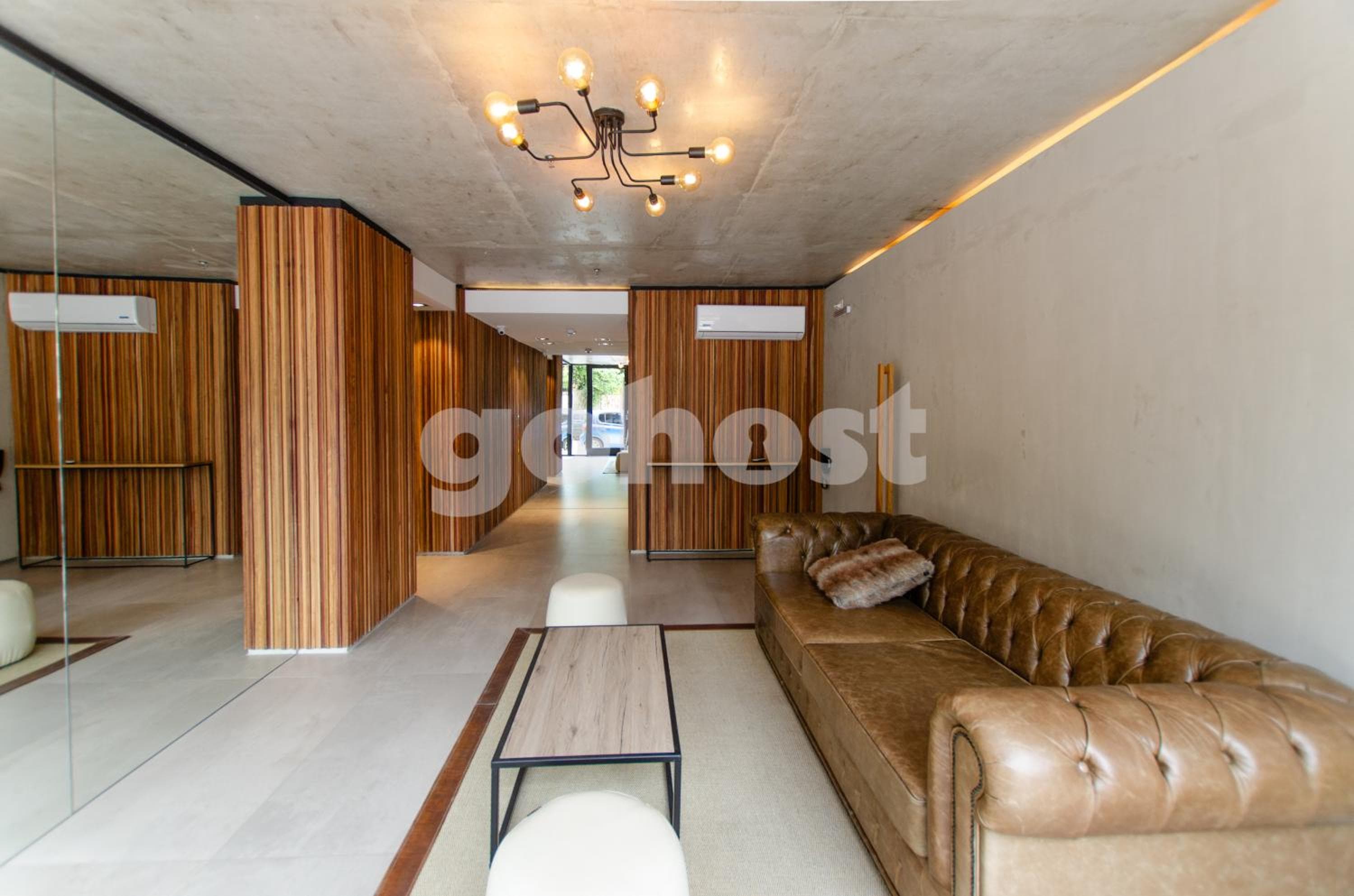 Modern And Sleek Apartment In Barrio Jara