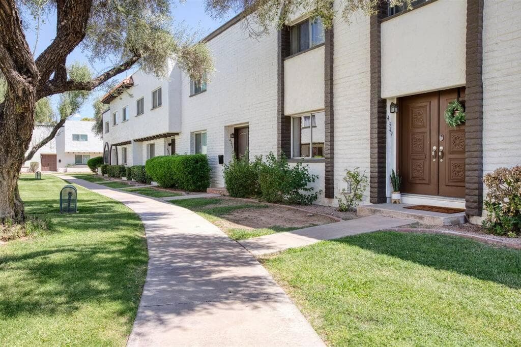 The Scott Casa - Walkable to Old Town Scottsdale, vibrant space, inviting patio!