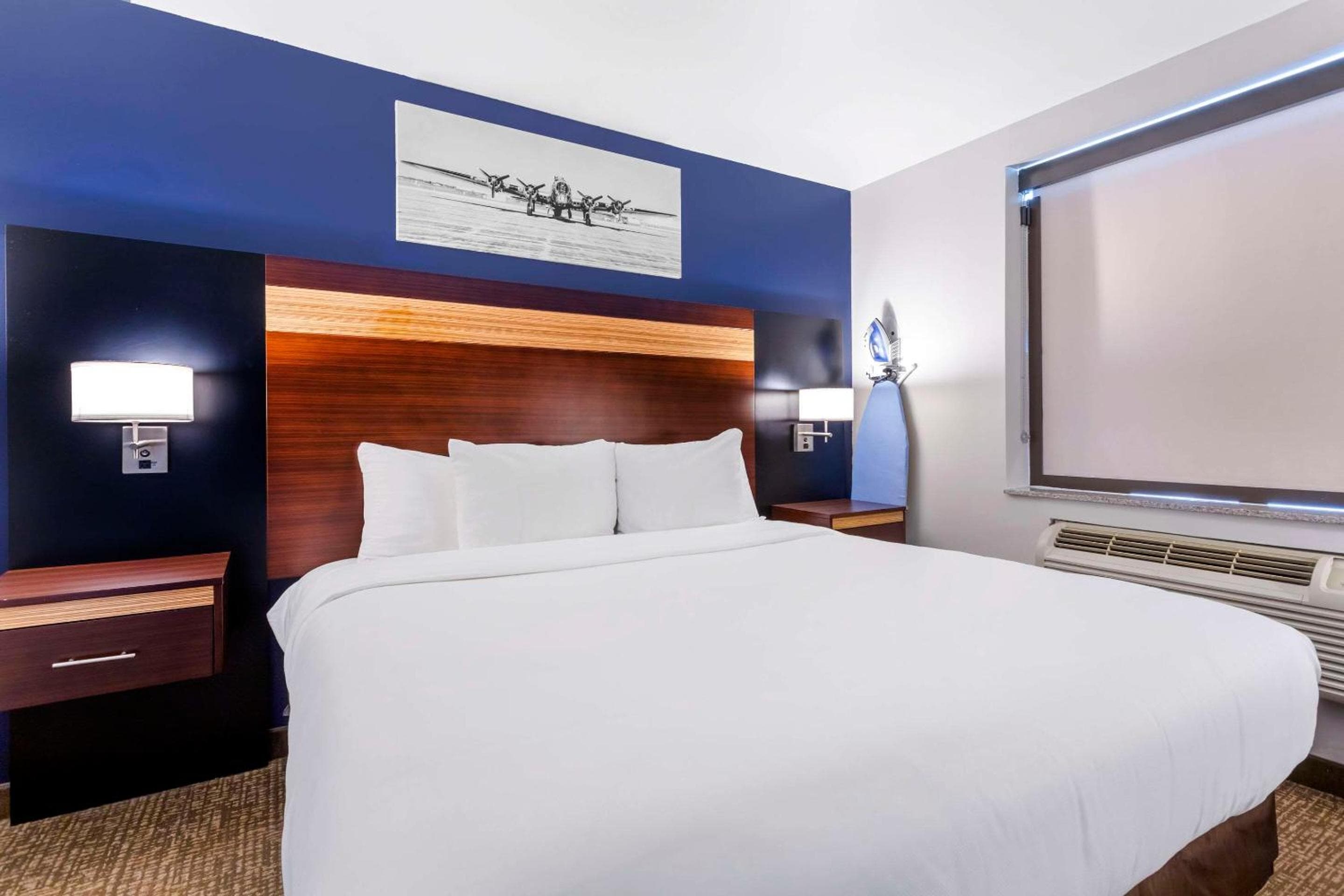 Avion Inn Near LGA Airport, an Ascend Collection Hotel