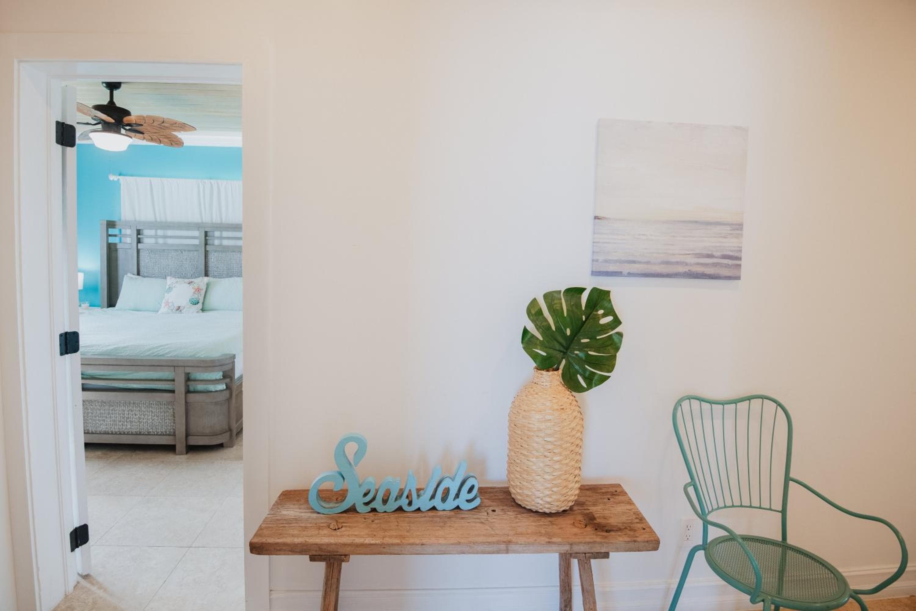 Private Oceanfront, beach, dock and Hottub - The Perky Pelican