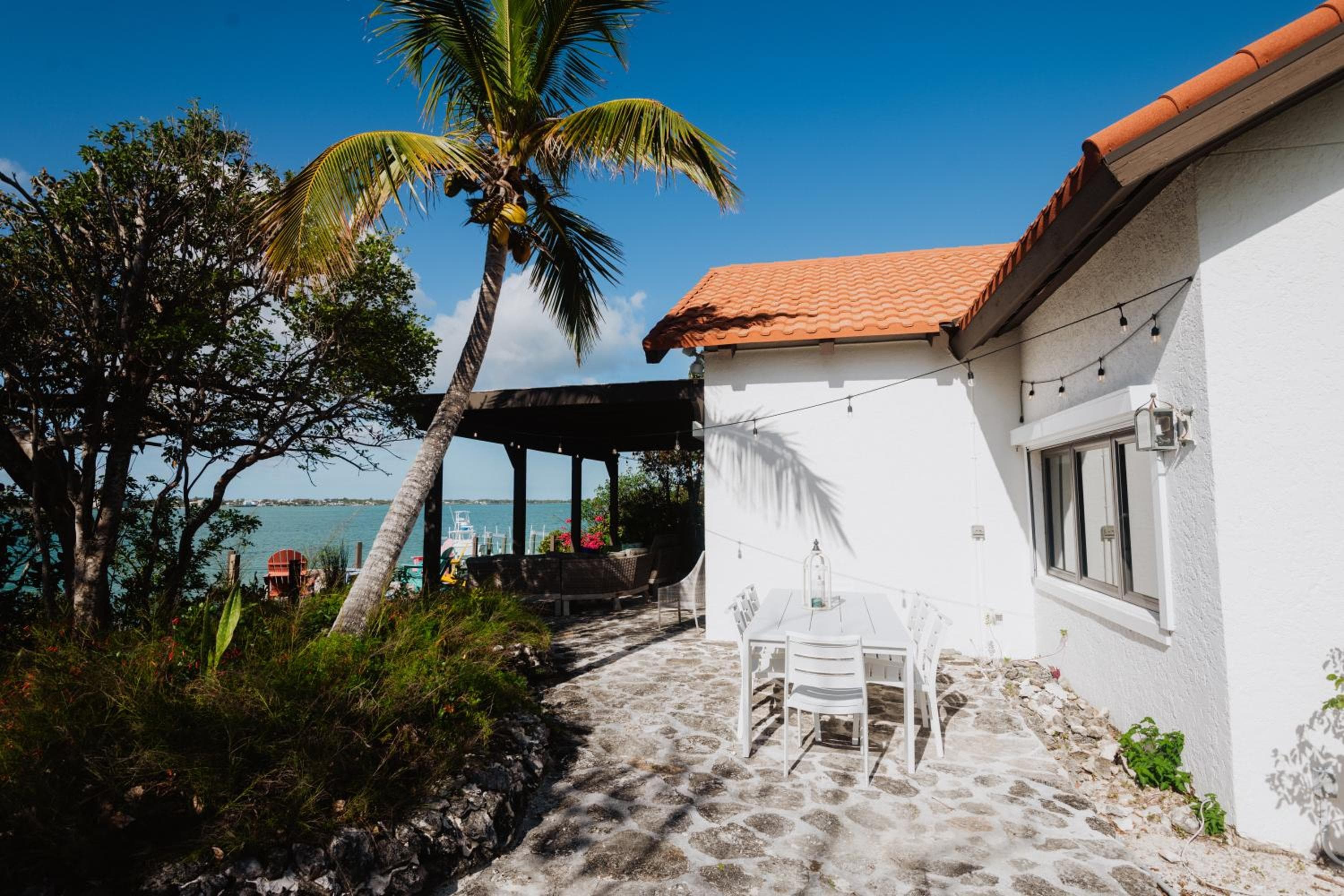 Harbour Beach Villa - large dock & great views!