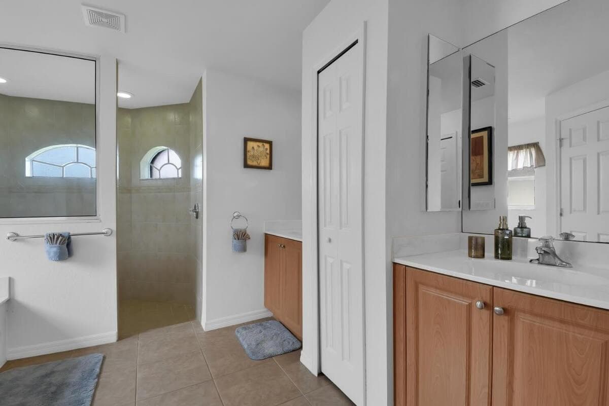 Sunshine Home Retreat Heated Pool on Canal
