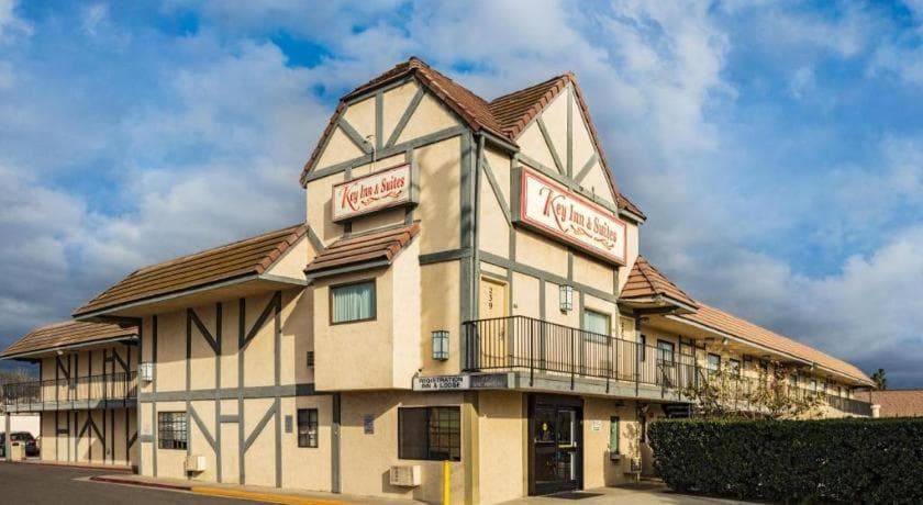 Lemon Heights Inn