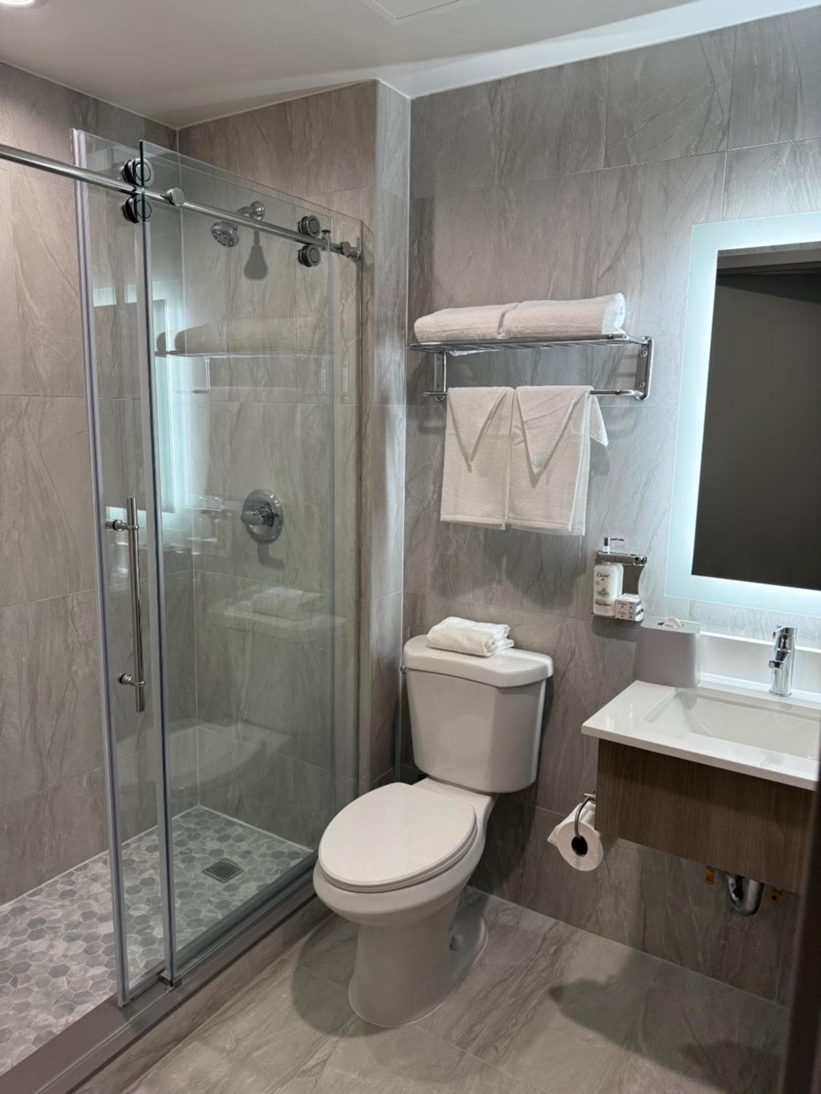Holiday Inn Express & Suites
