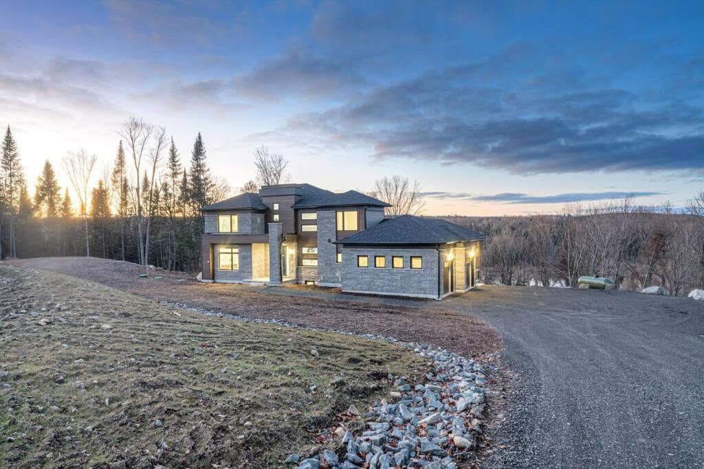Luxurious Cottage at Lake of Bays