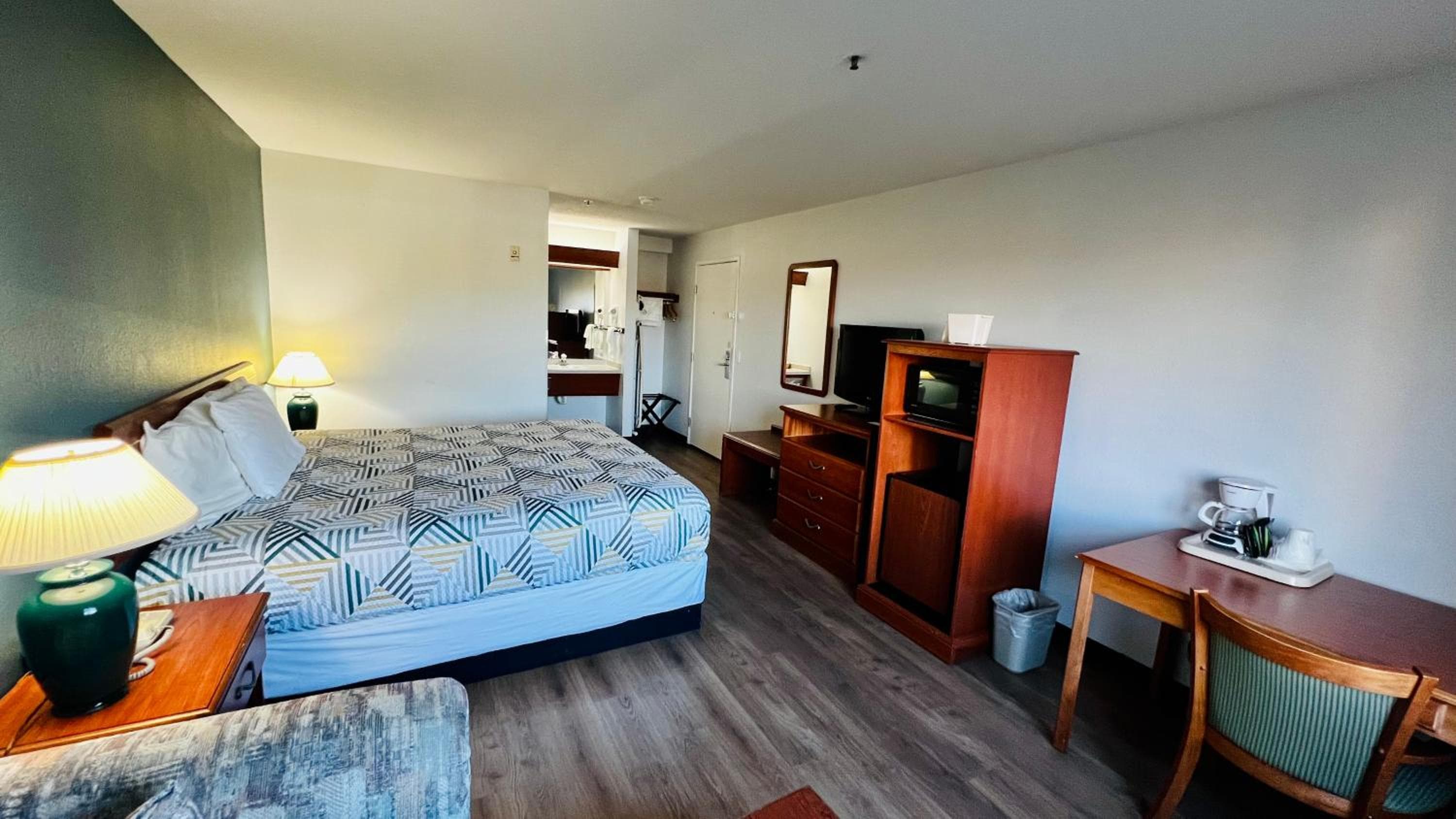 Studio 6 Suites Portland OR I-5 OHSU