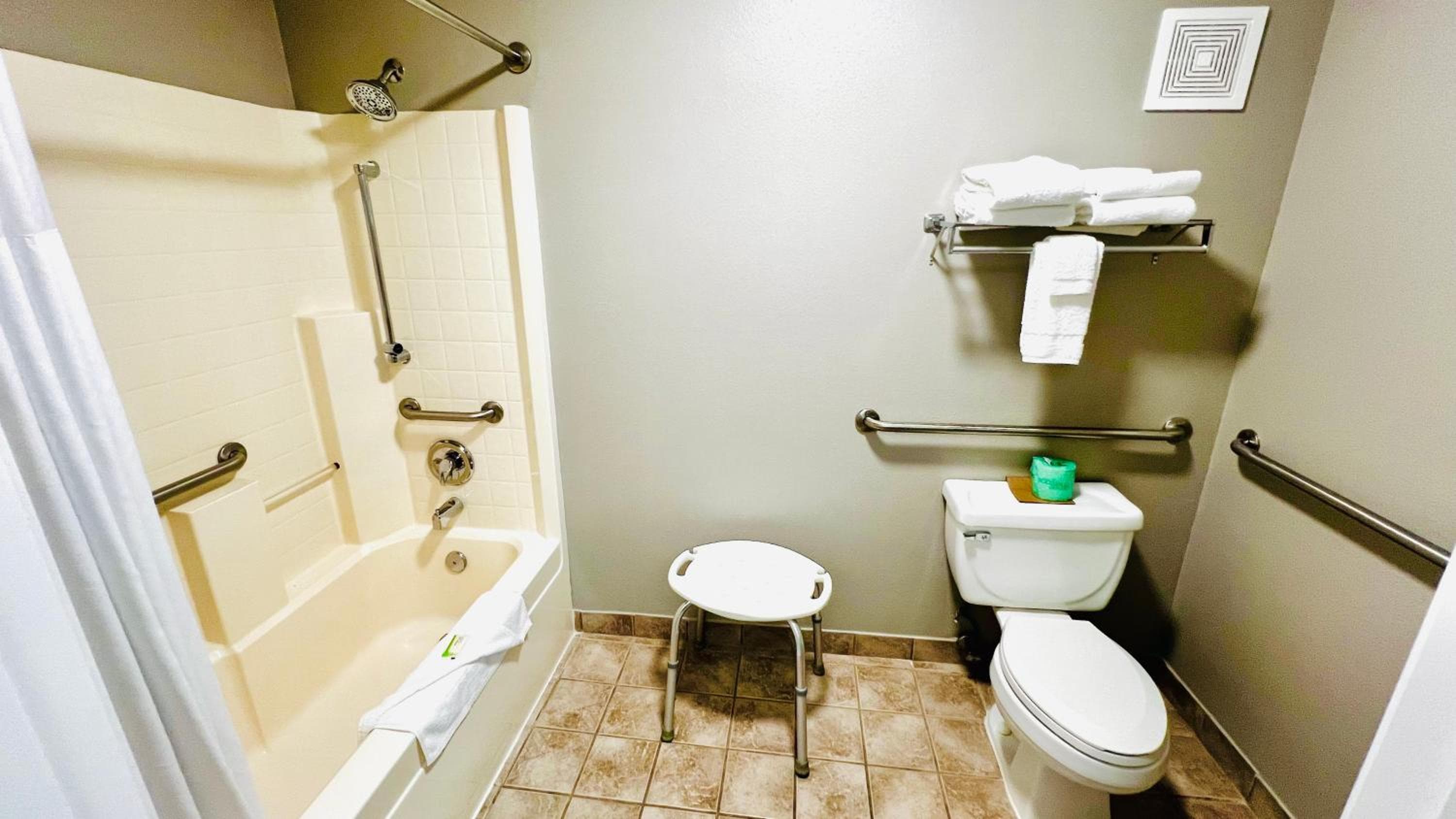 Studio 6 Suites Portland OR I-5 OHSU