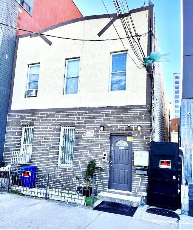 Huge 3 BEDROOM Apt, LIC next to Manhattan !!!