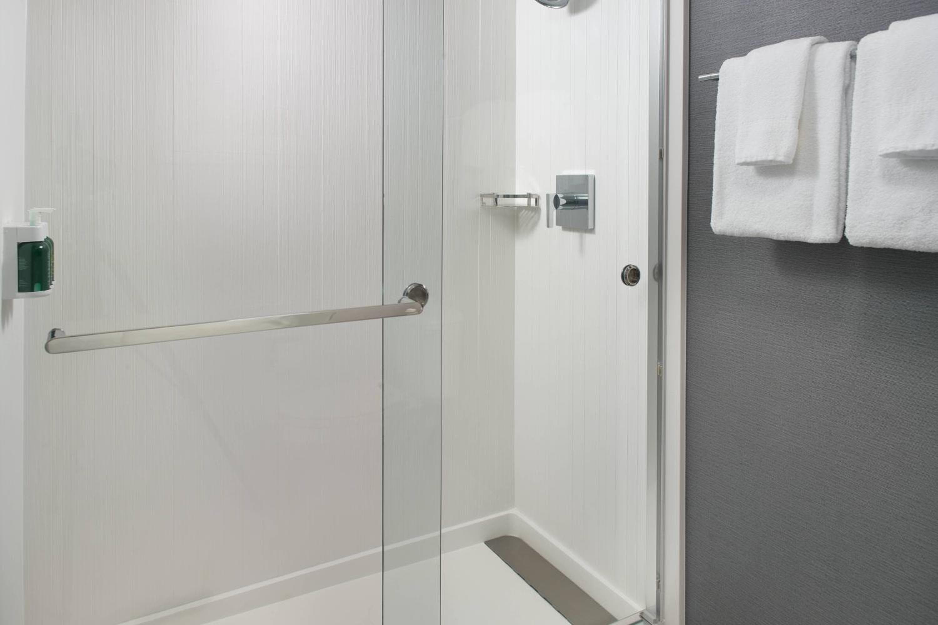 Courtyard by Marriott Raleigh Midtown