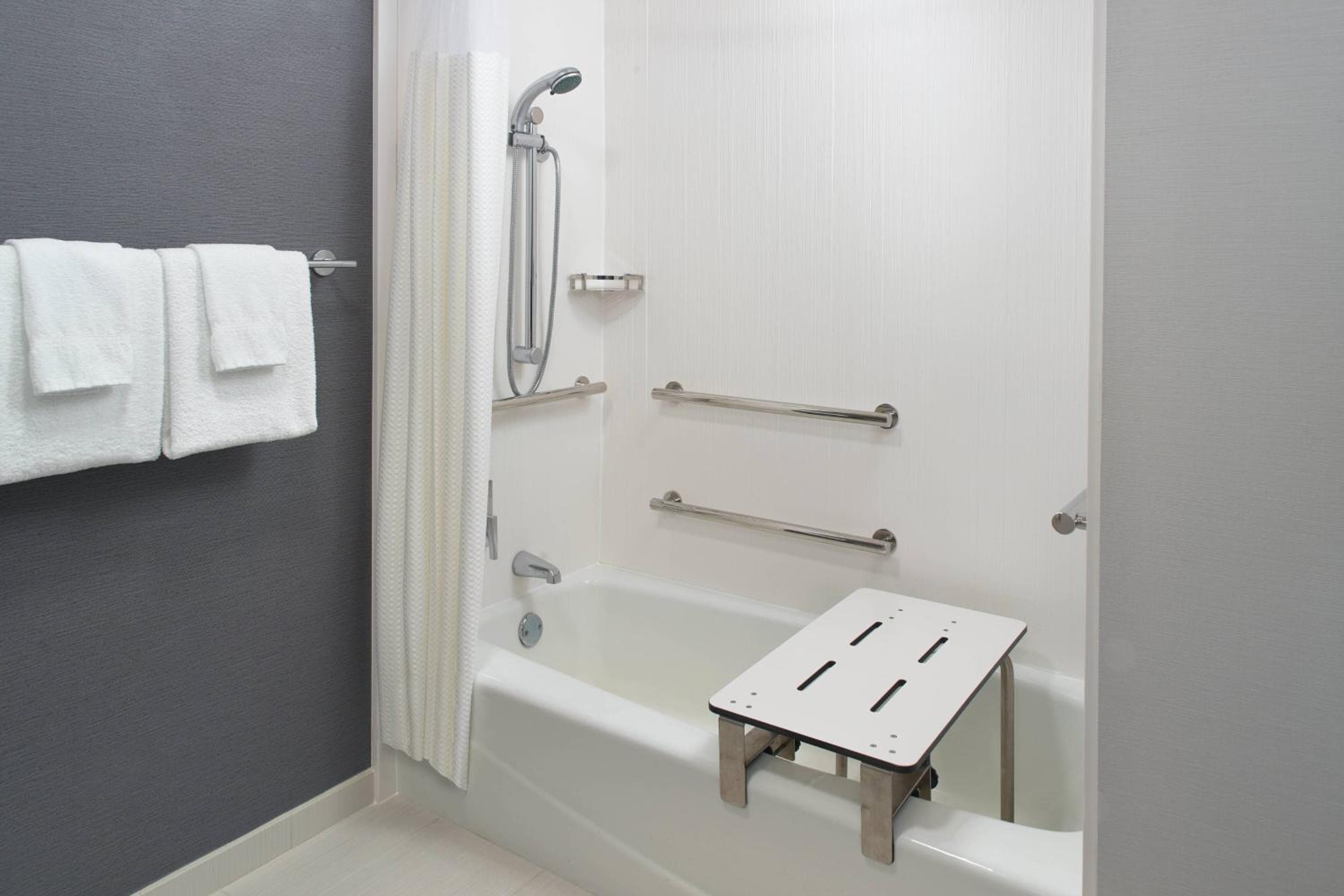 Courtyard by Marriott Raleigh Midtown