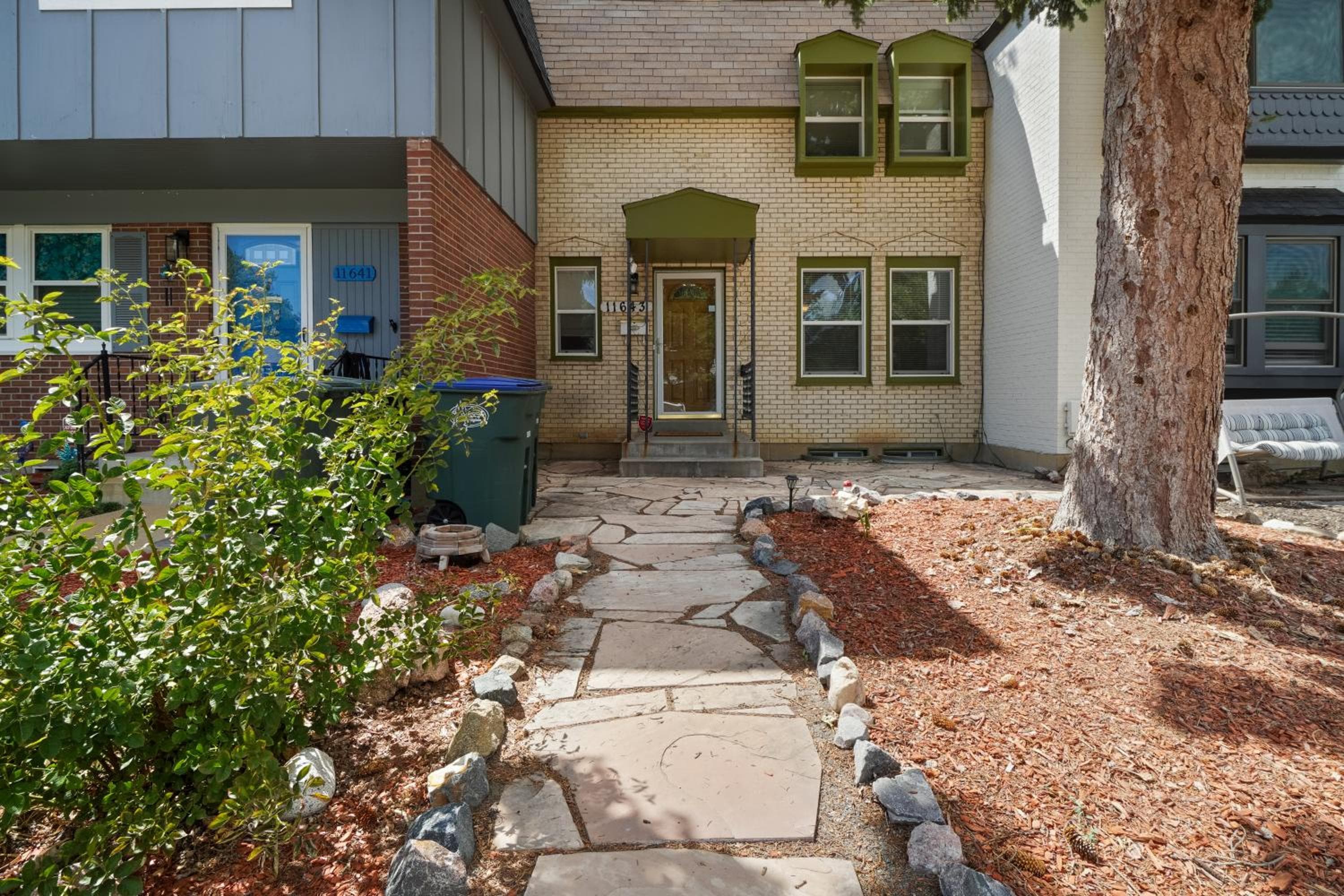 Vibrant and spacious 3 level home by park
