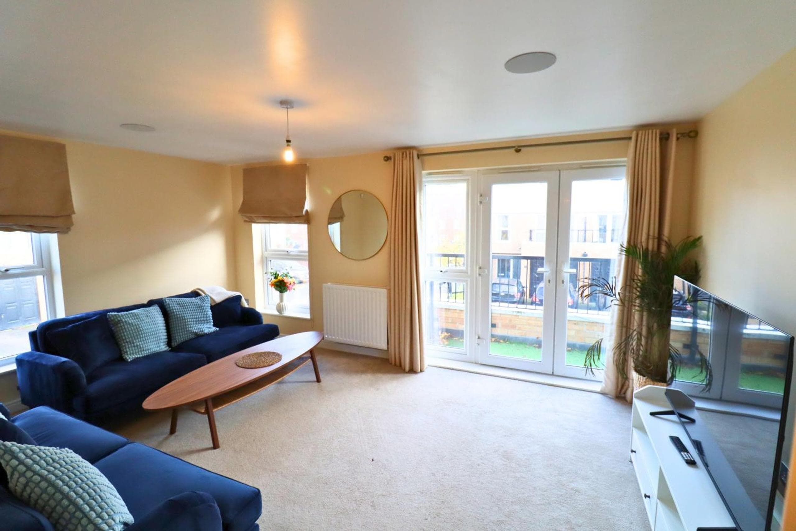 Addlestone Stylish Four Bedroom Townhouse
