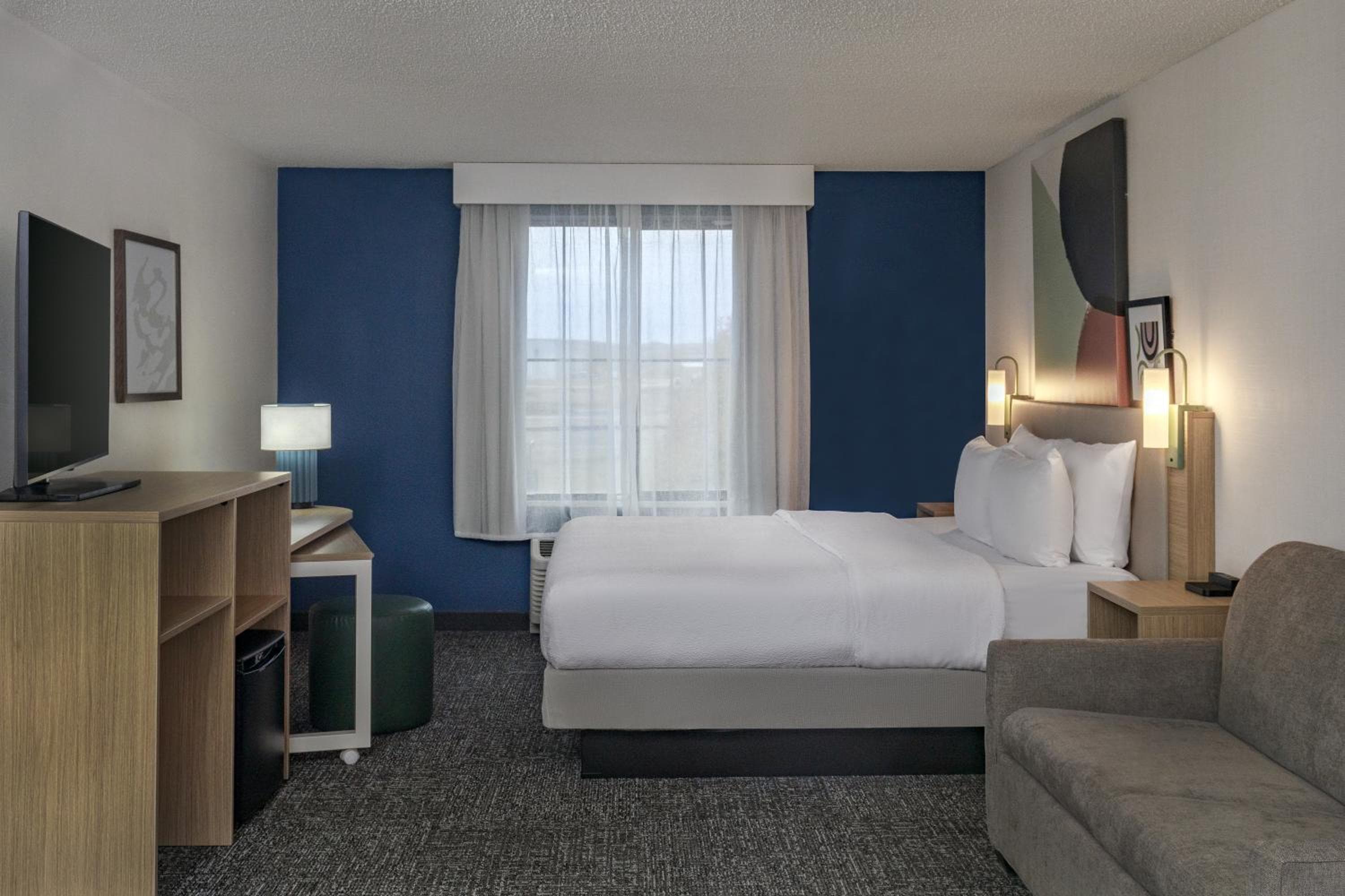 Spark by Hilton Denver International Airport