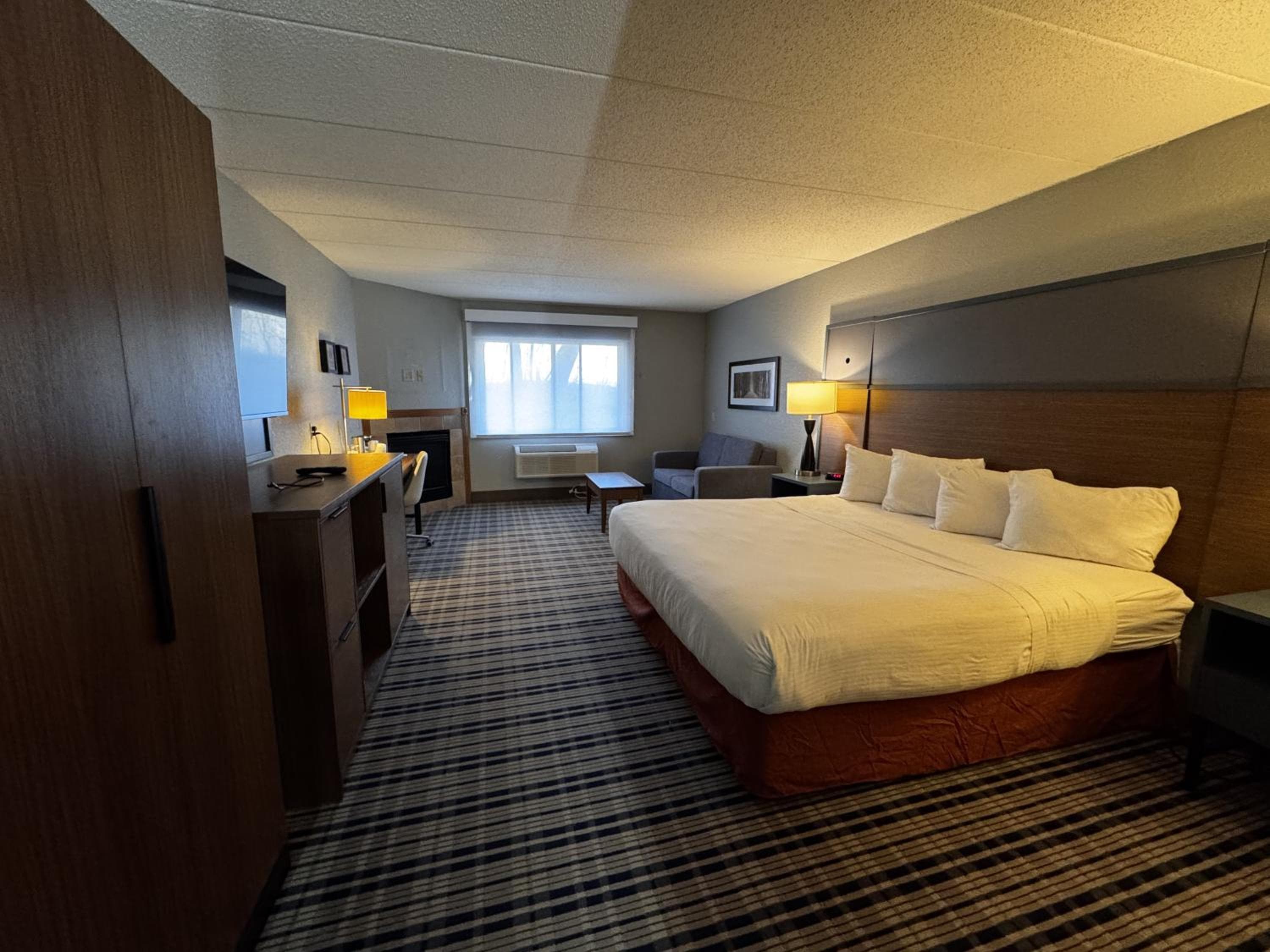 AmericInn by Wyndham White Bear Lake St. Paul