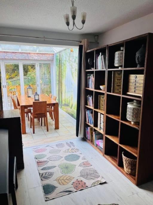 Charming 3 bedroom house in Weybridge