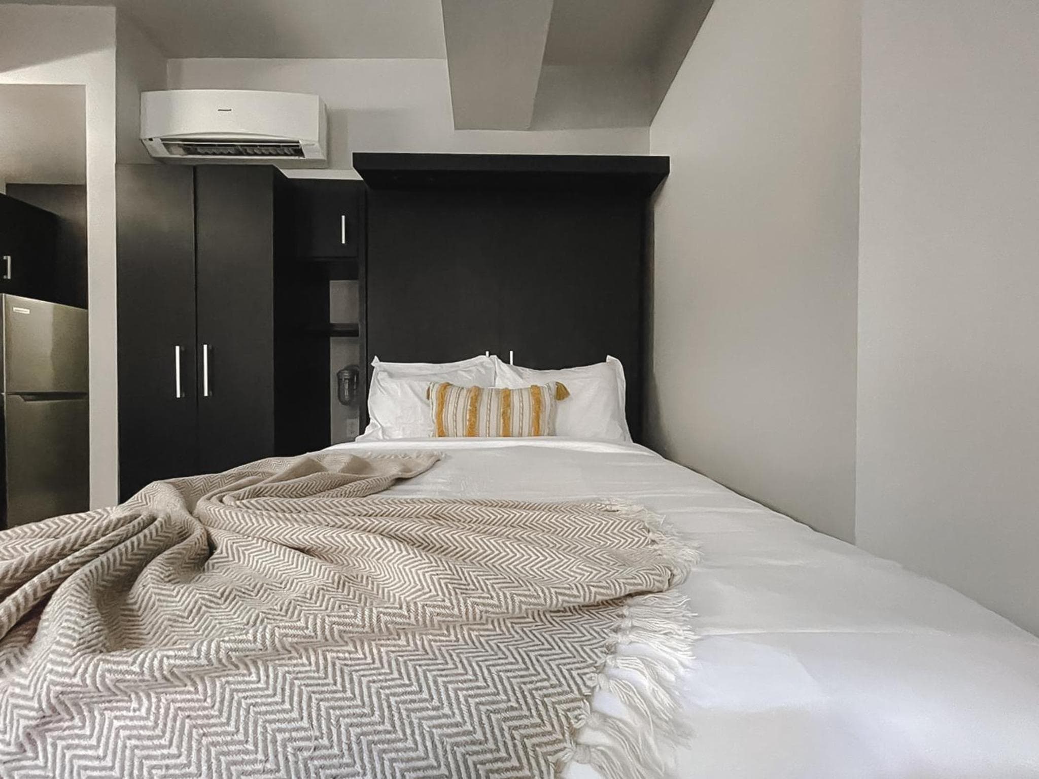 Sleepover Downtown Springfield Studio Apartments