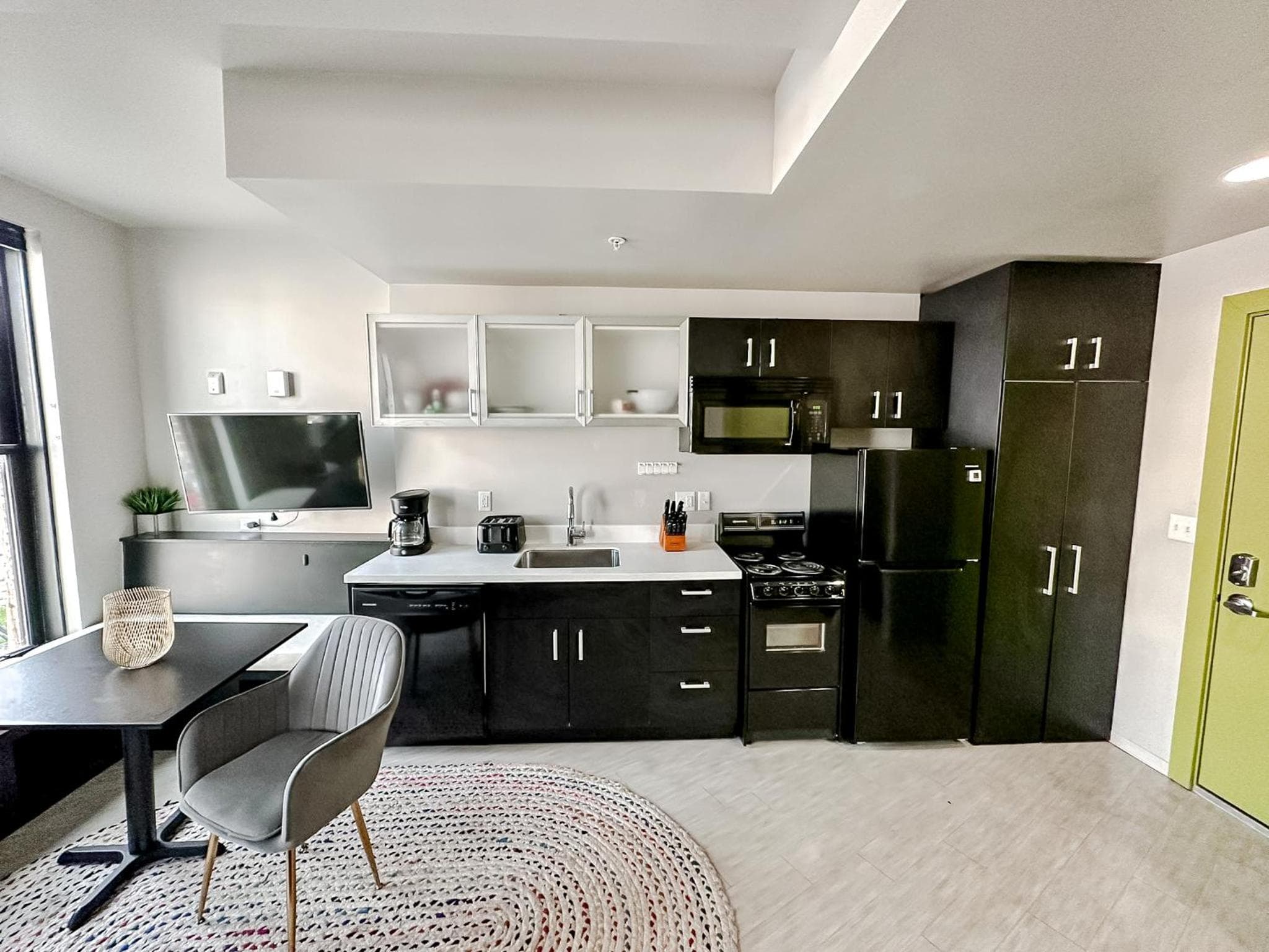 Sleepover Downtown Springfield Studio Apartments