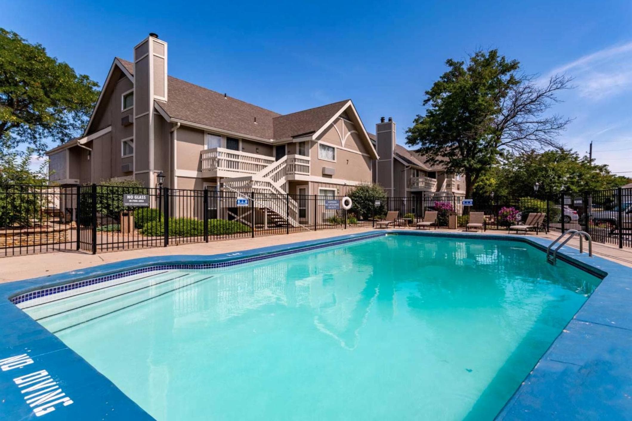 Sleepover Wichita 1BD 1BA Downtown Apartments
