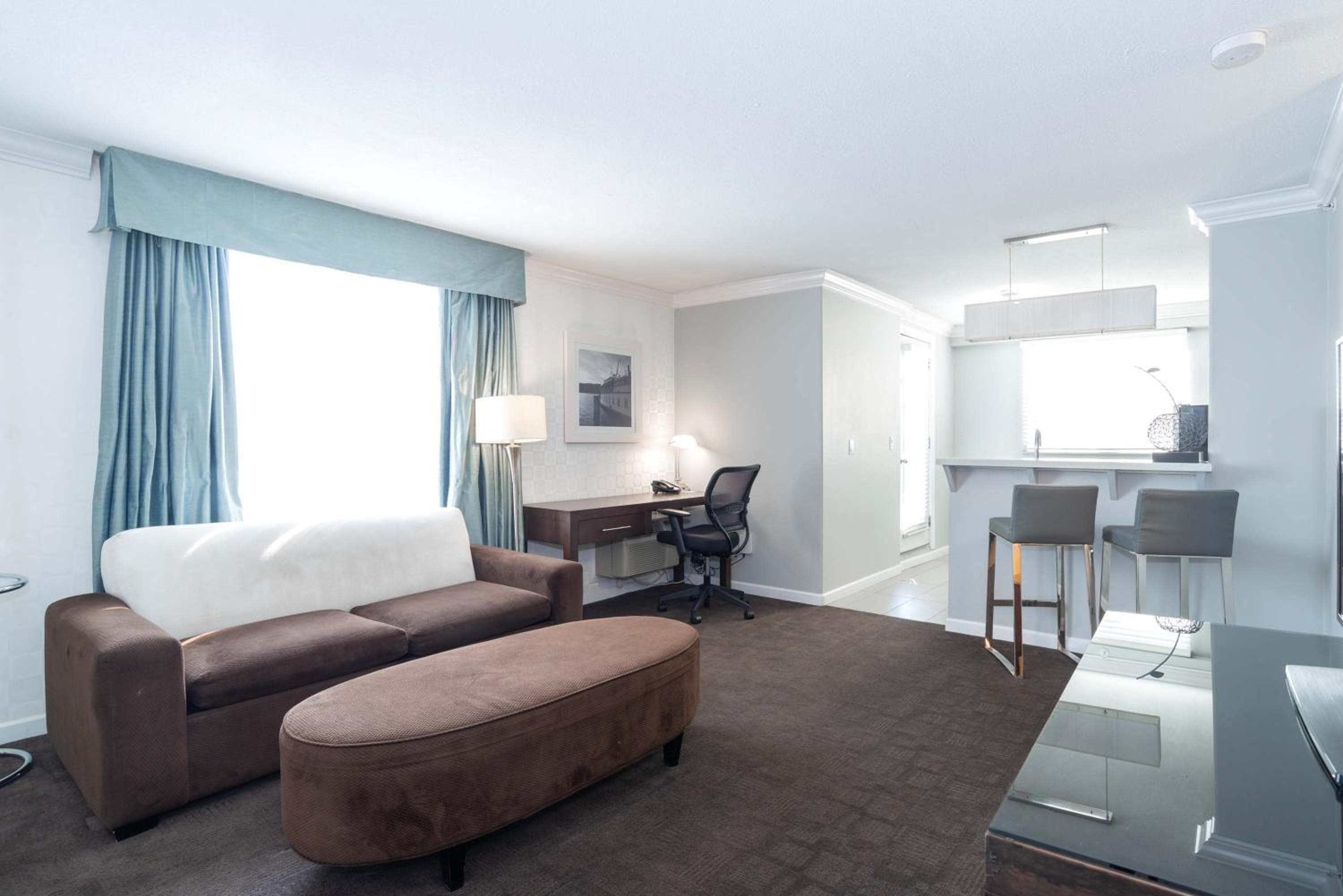Sandman Hotel & Suites Kelowna