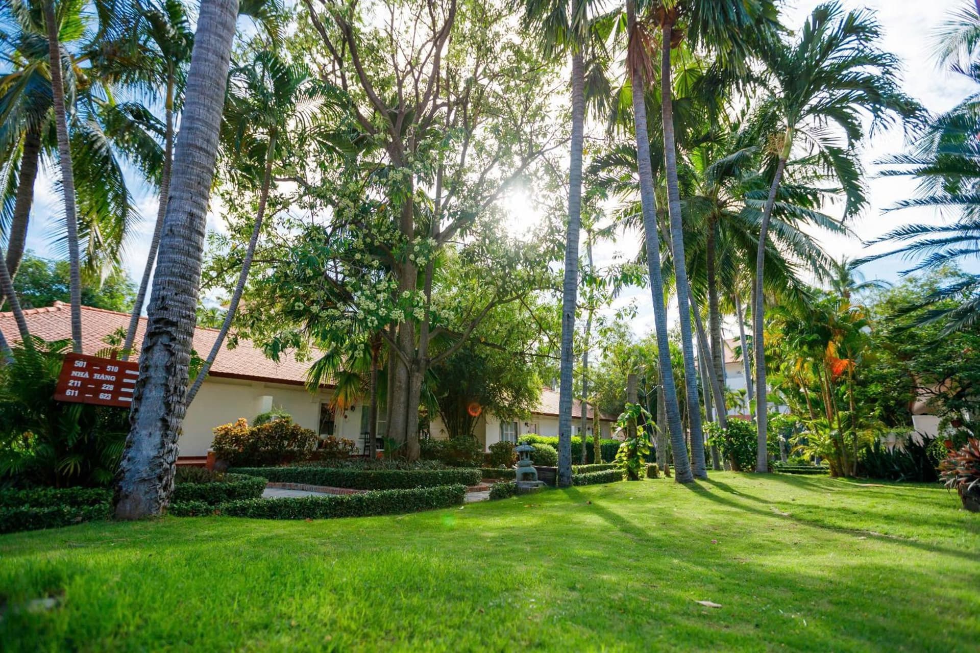 Le Aqua Resort & Spa Phan Thiet - Swiss Village Resort & Spa