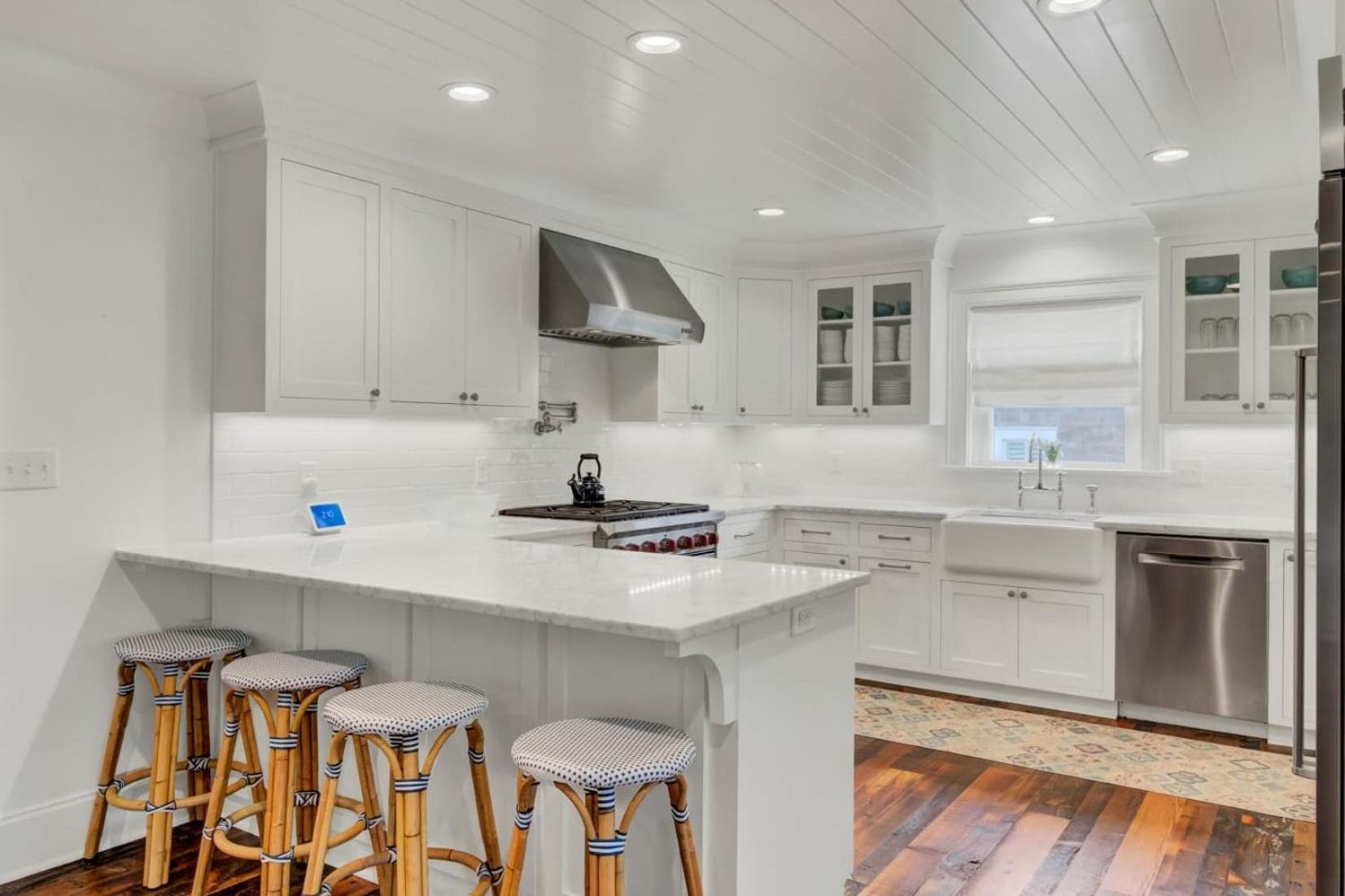 1307 Cove Avenue by AvantStay