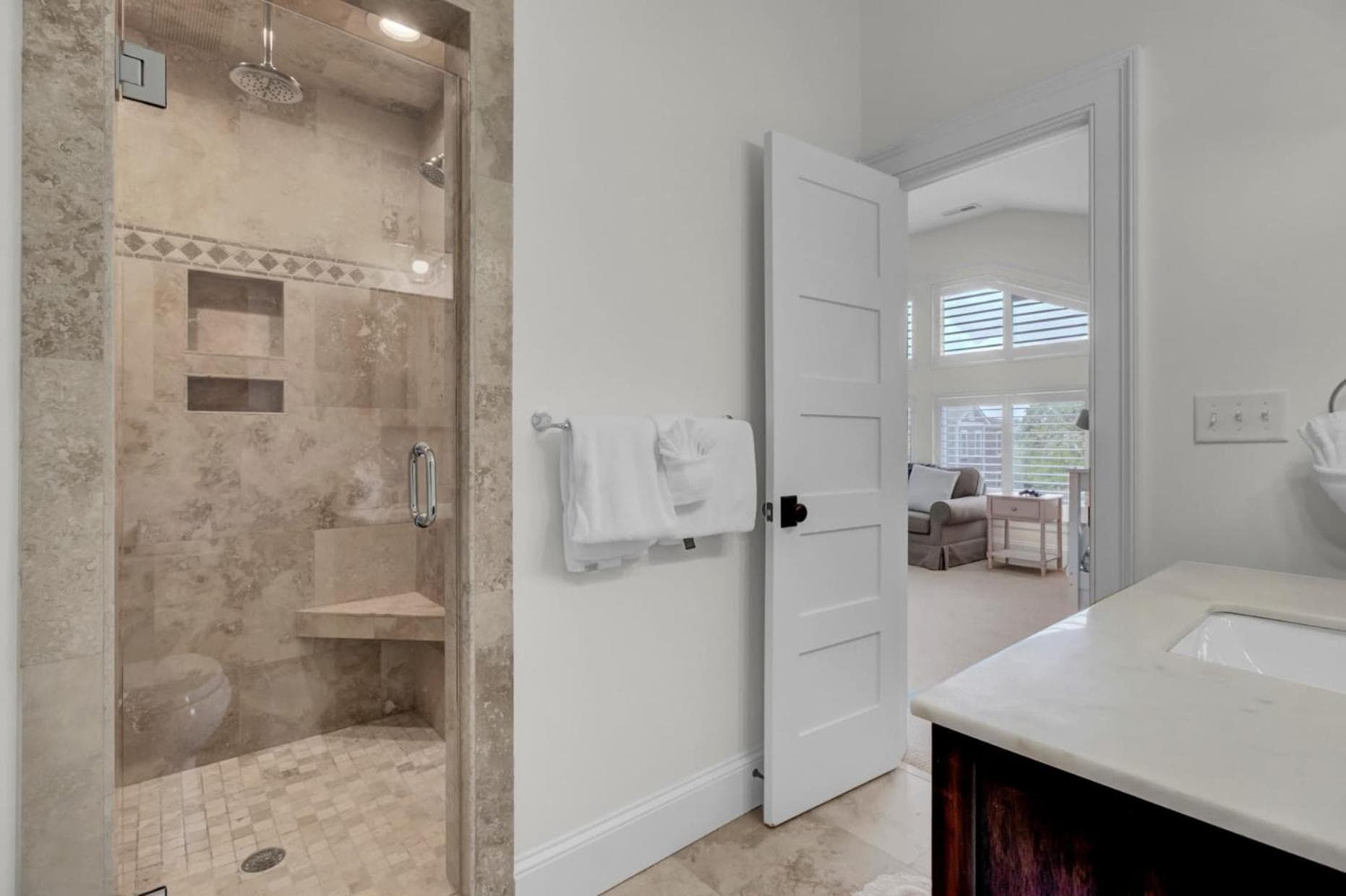 1307 Cove Avenue by AvantStay
