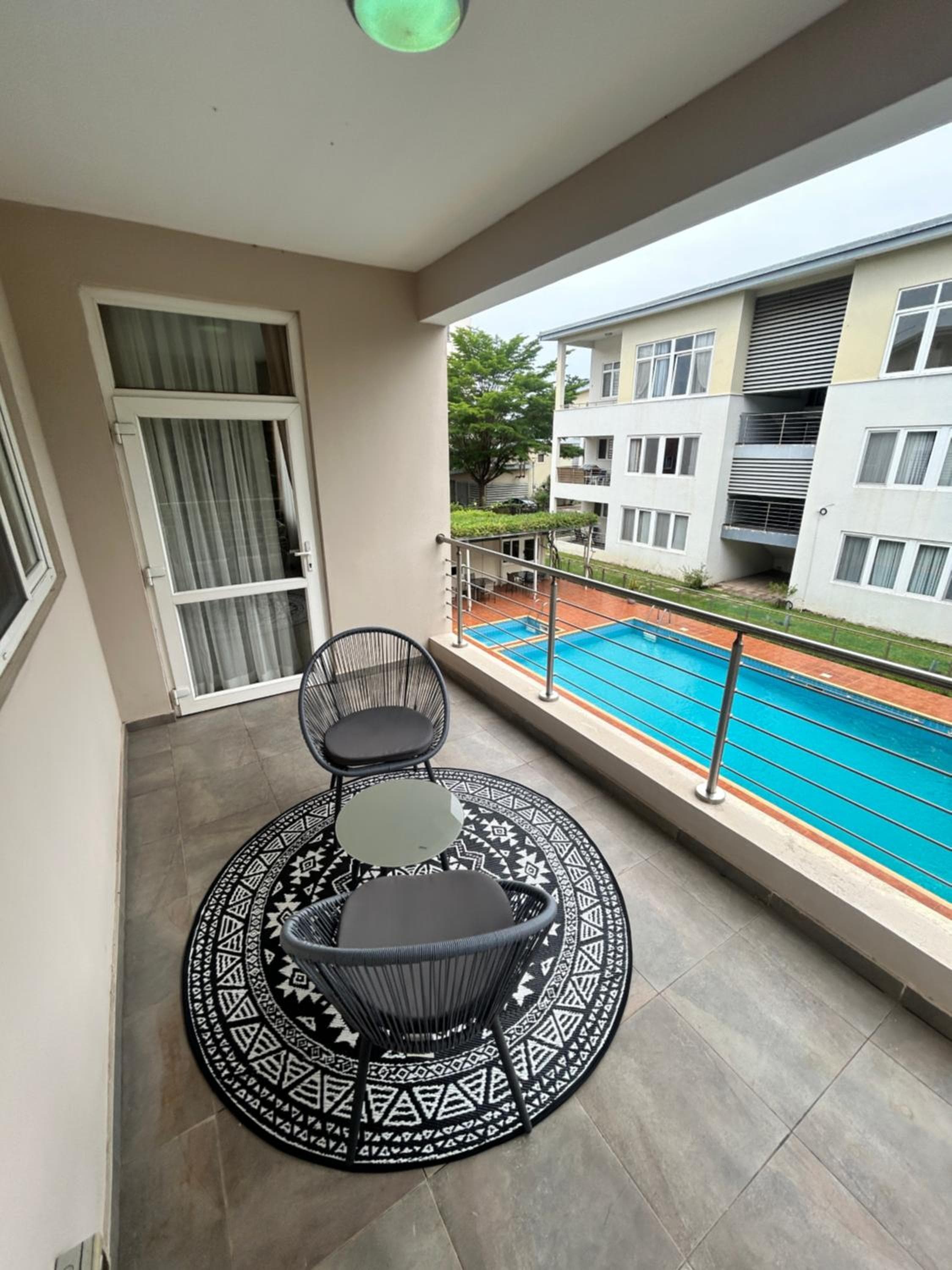 Stay Play Away Residences - Large 3 bdrm gated apartment - Osu, Accra, Ghana